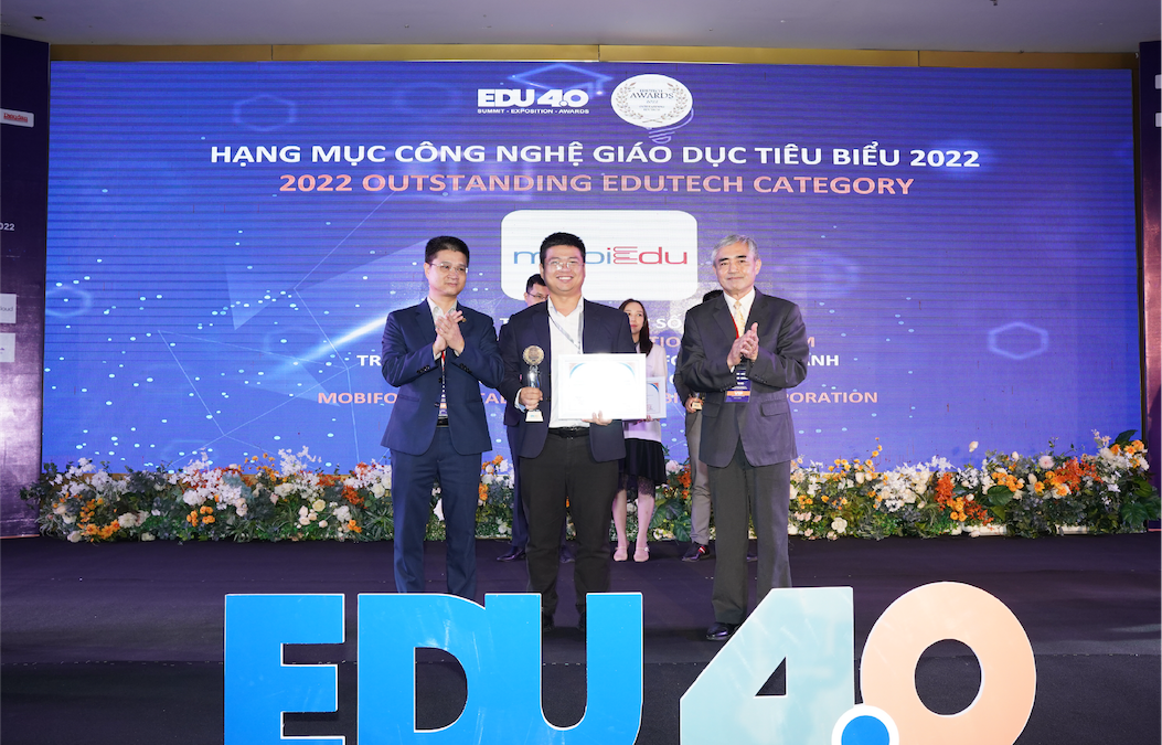 MobiEdu nhan giai thuong EduTech 2022 hinh anh