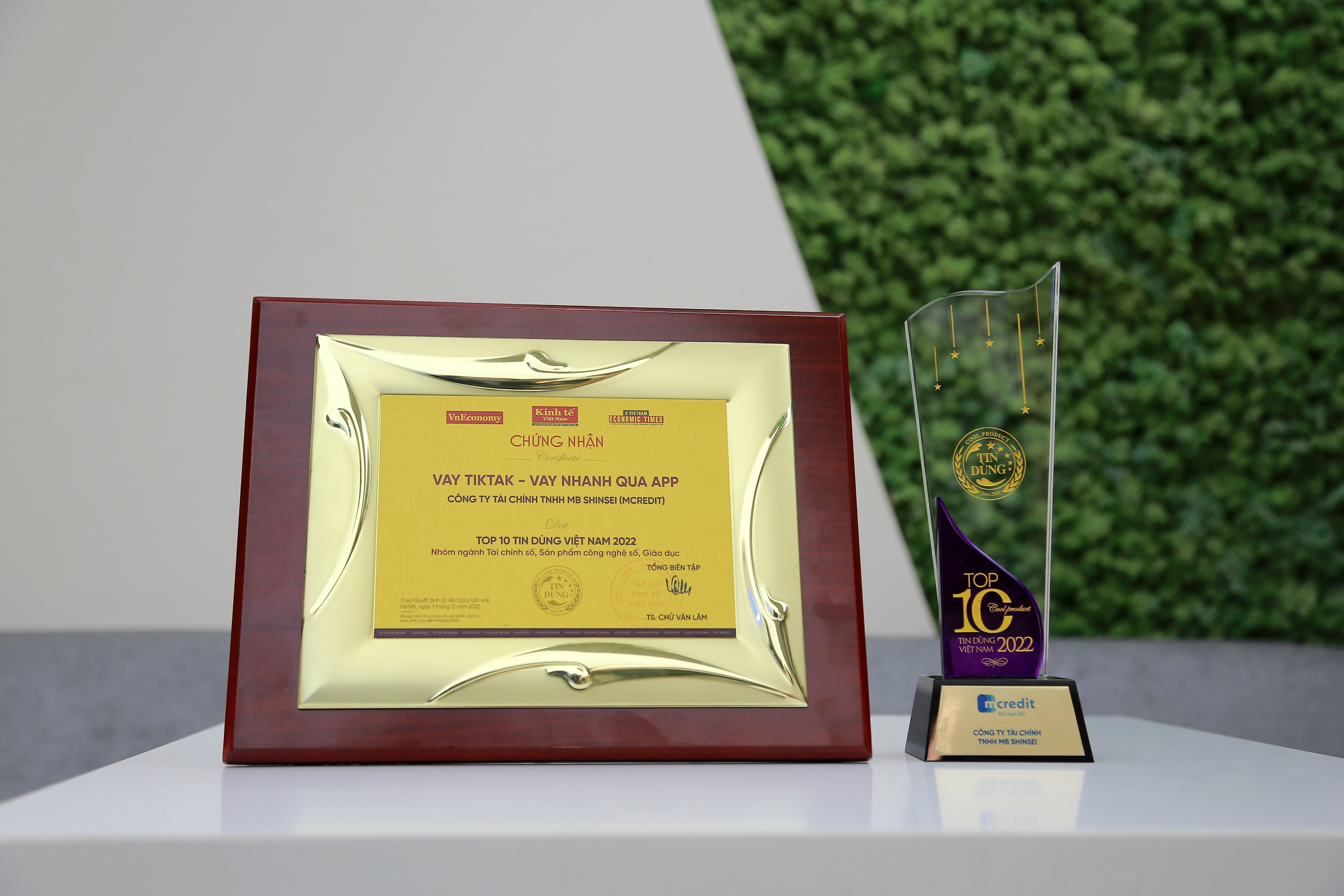 san pham tin dung,  vay tien anh 2