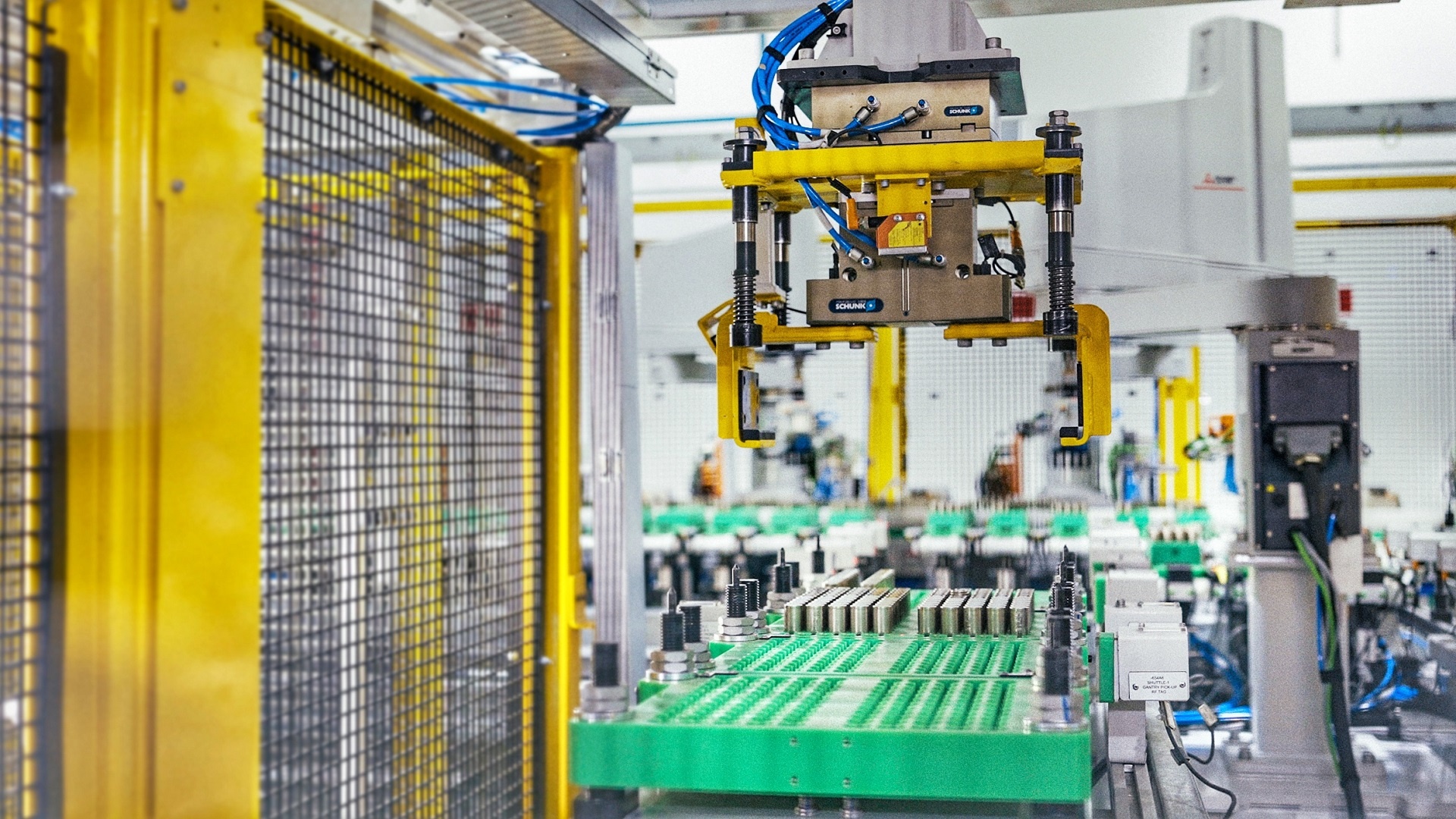 VinES,  Cavico Lao Mining anh 1