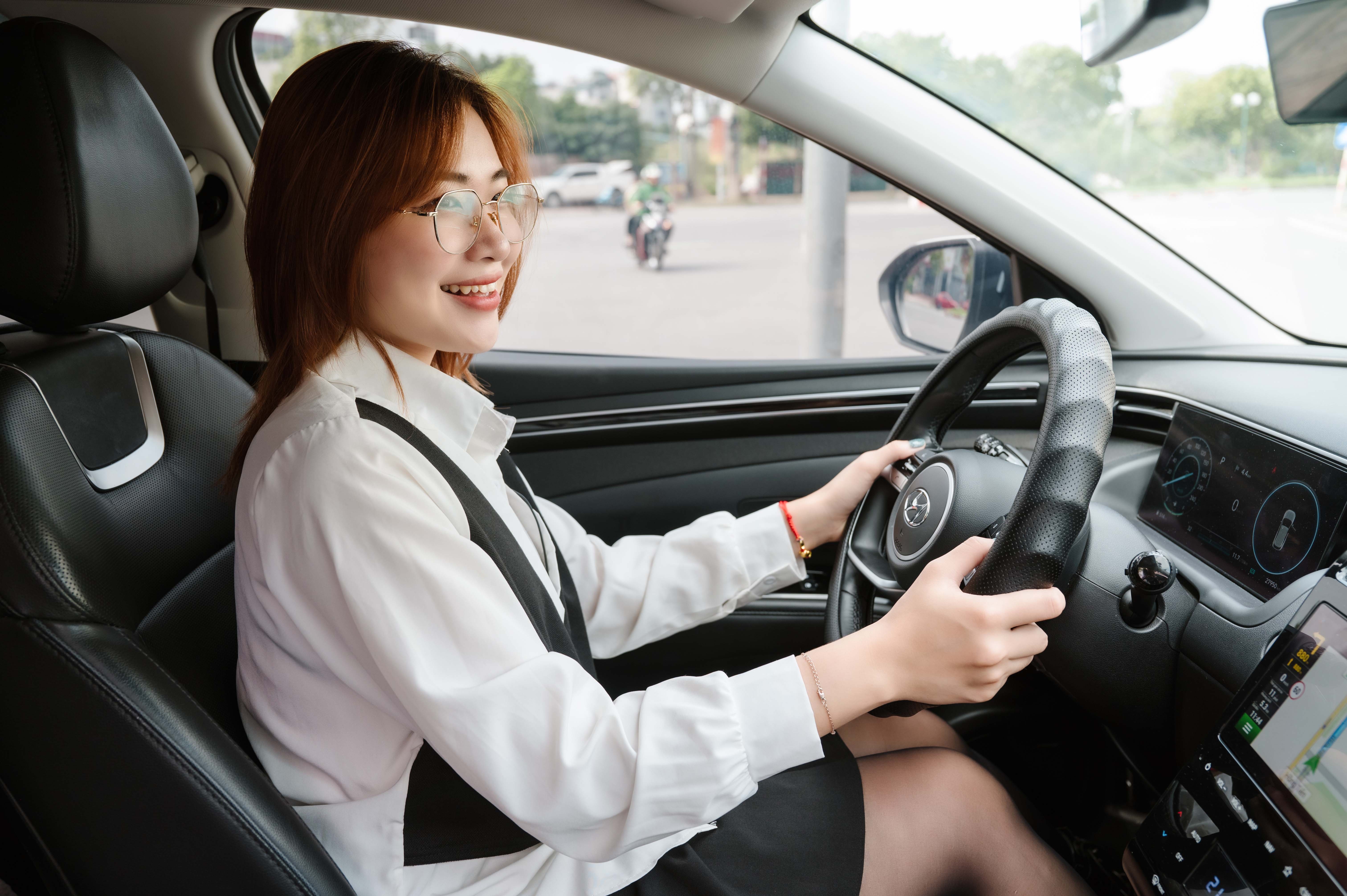 Xu huong dieu khien bang giong noi tren oto o Viet Nam hinh anh