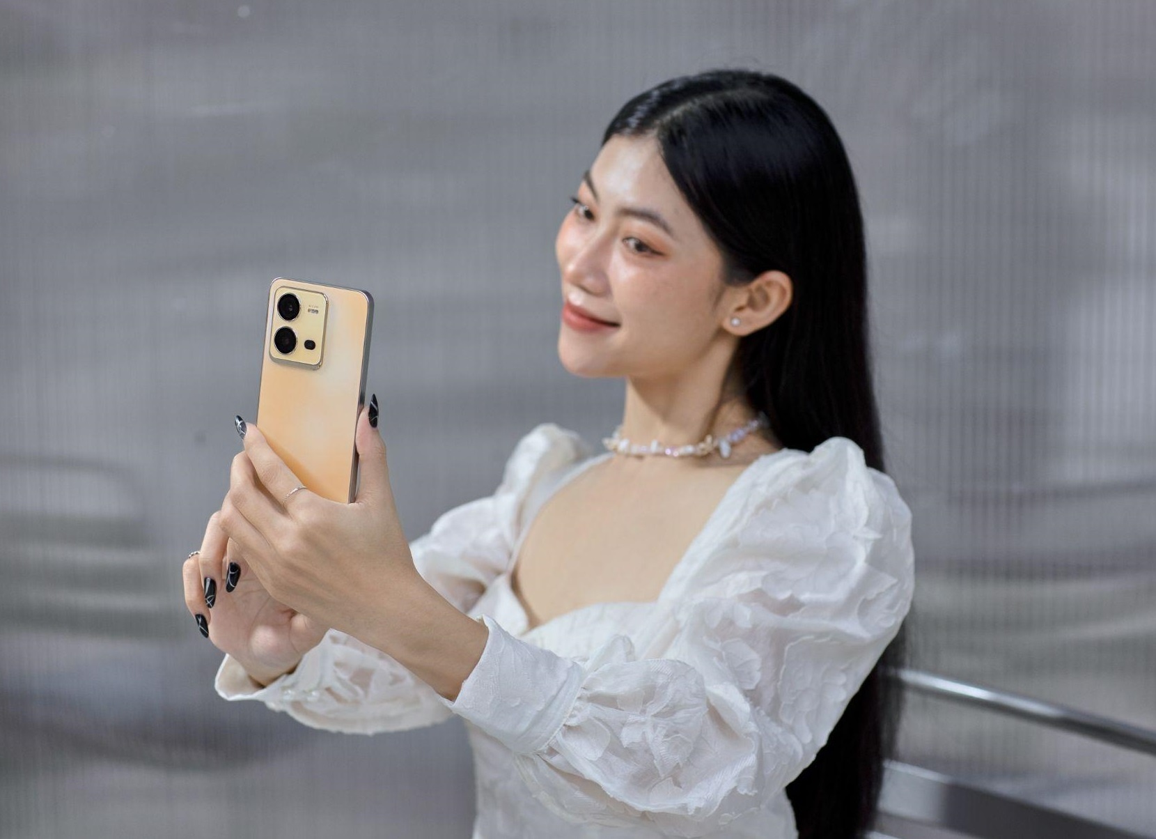 Luu giu khoanh khac y nghia mua le hoi cung vivo V25e hinh anh