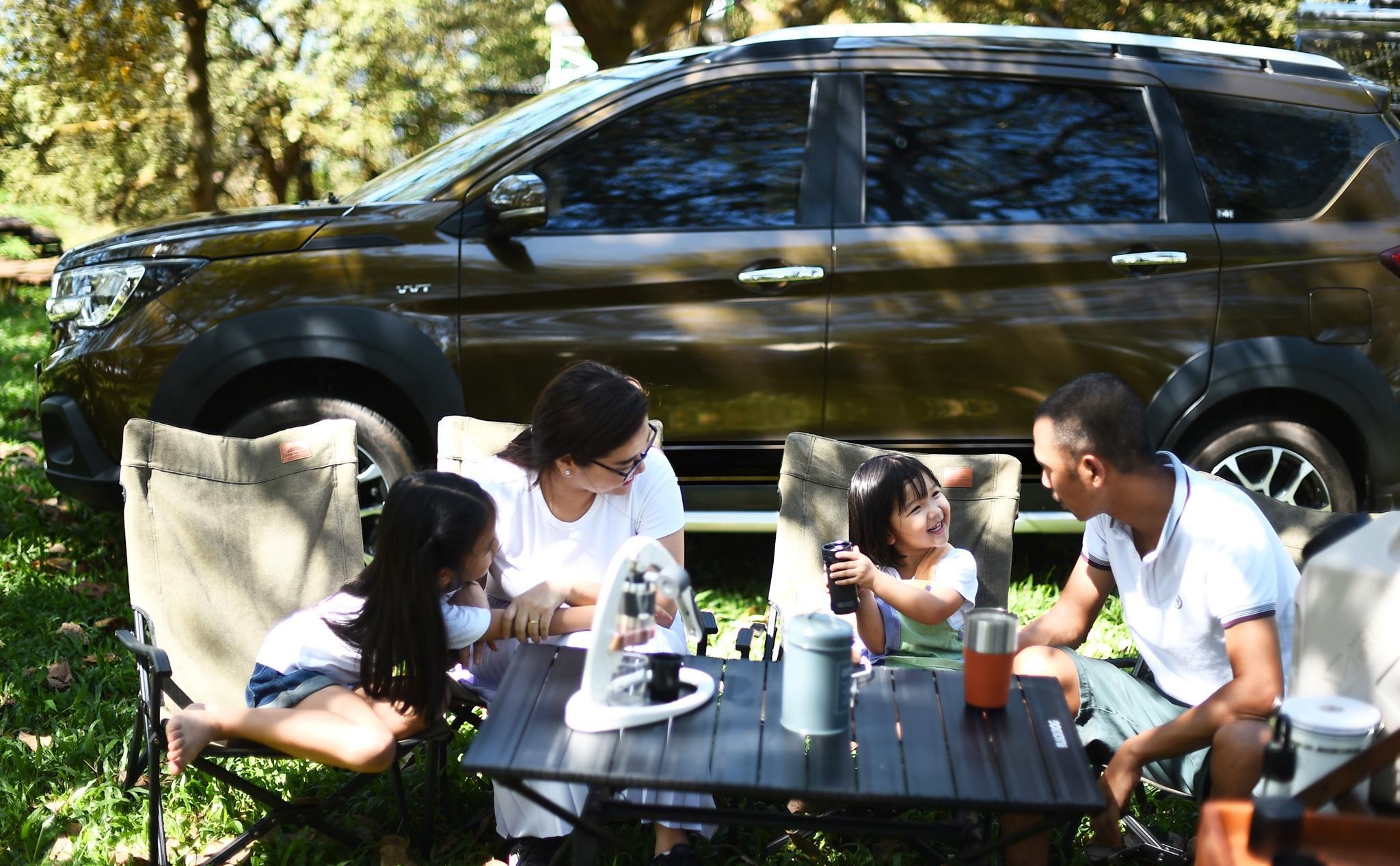 MPV 7,  Suzuki anh 2