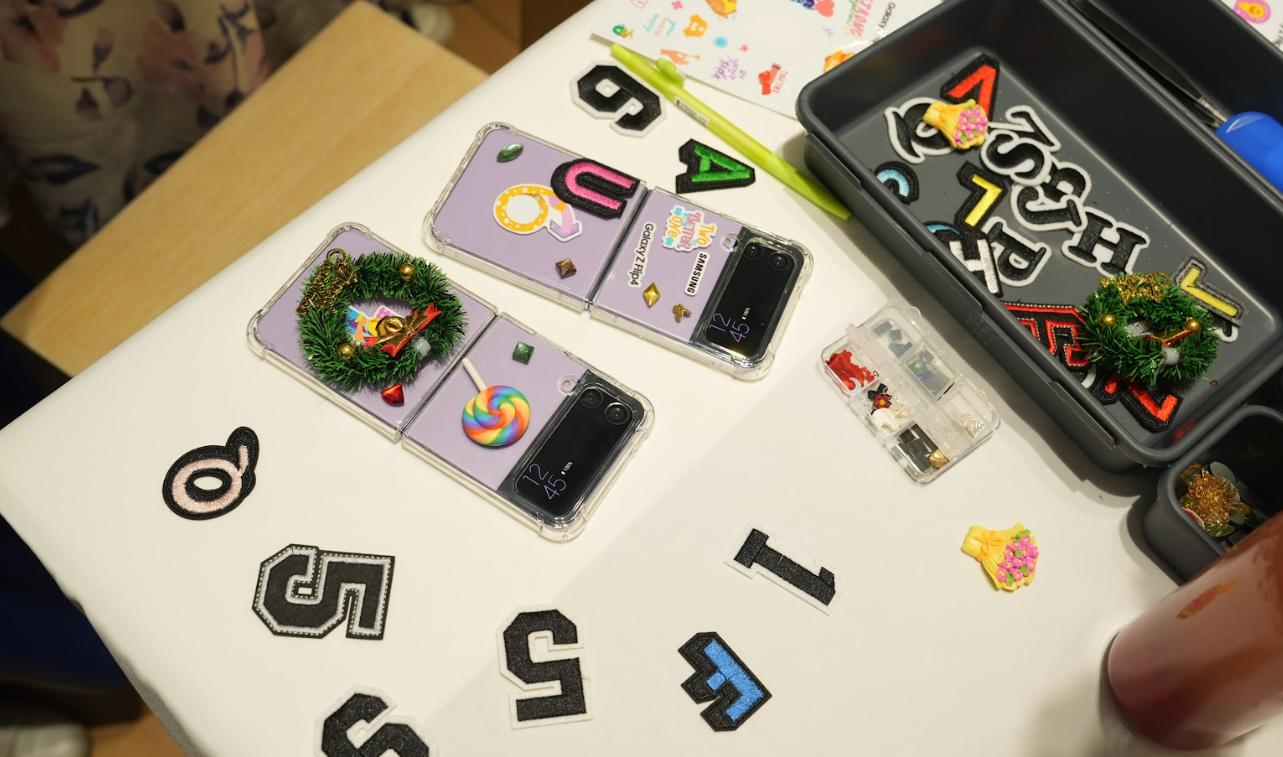 Galaxy Z Flip4 anh 2