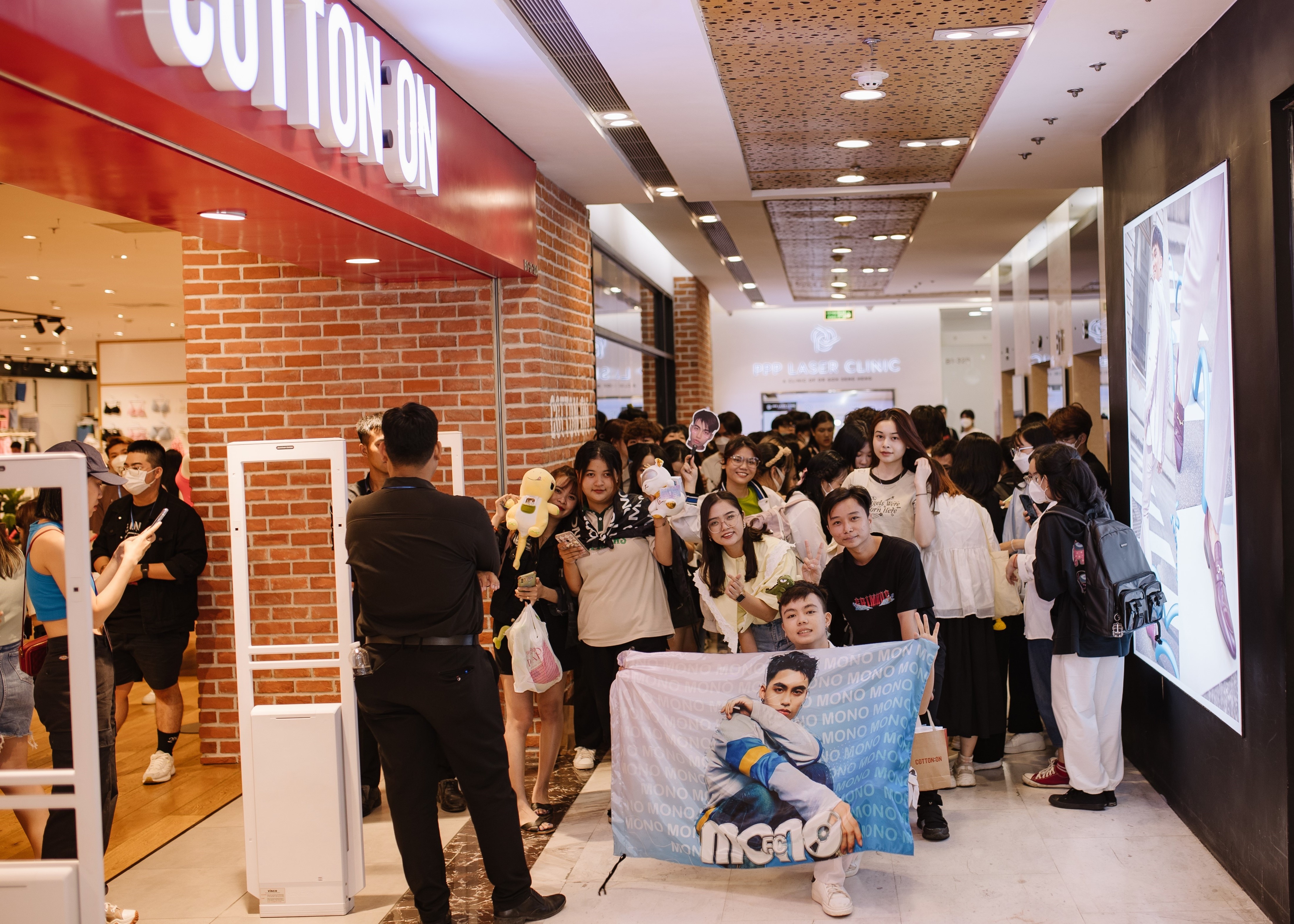 MONO, Cotton On ảnh 2 MONO, Cotton On anh 2