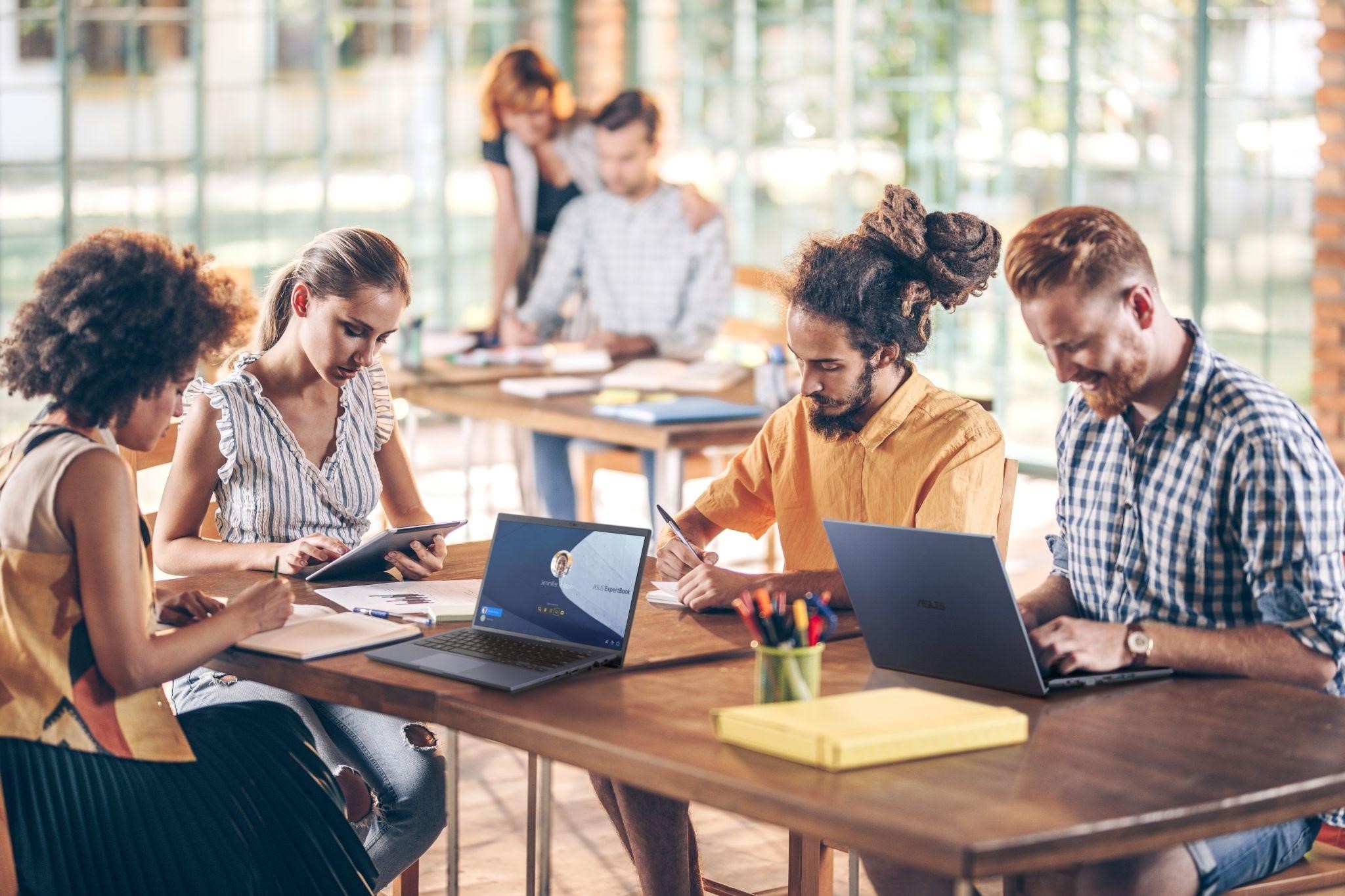 Asus ExpertBook - giai phap may tinh cho doanh nghiep vua va nho hinh anh