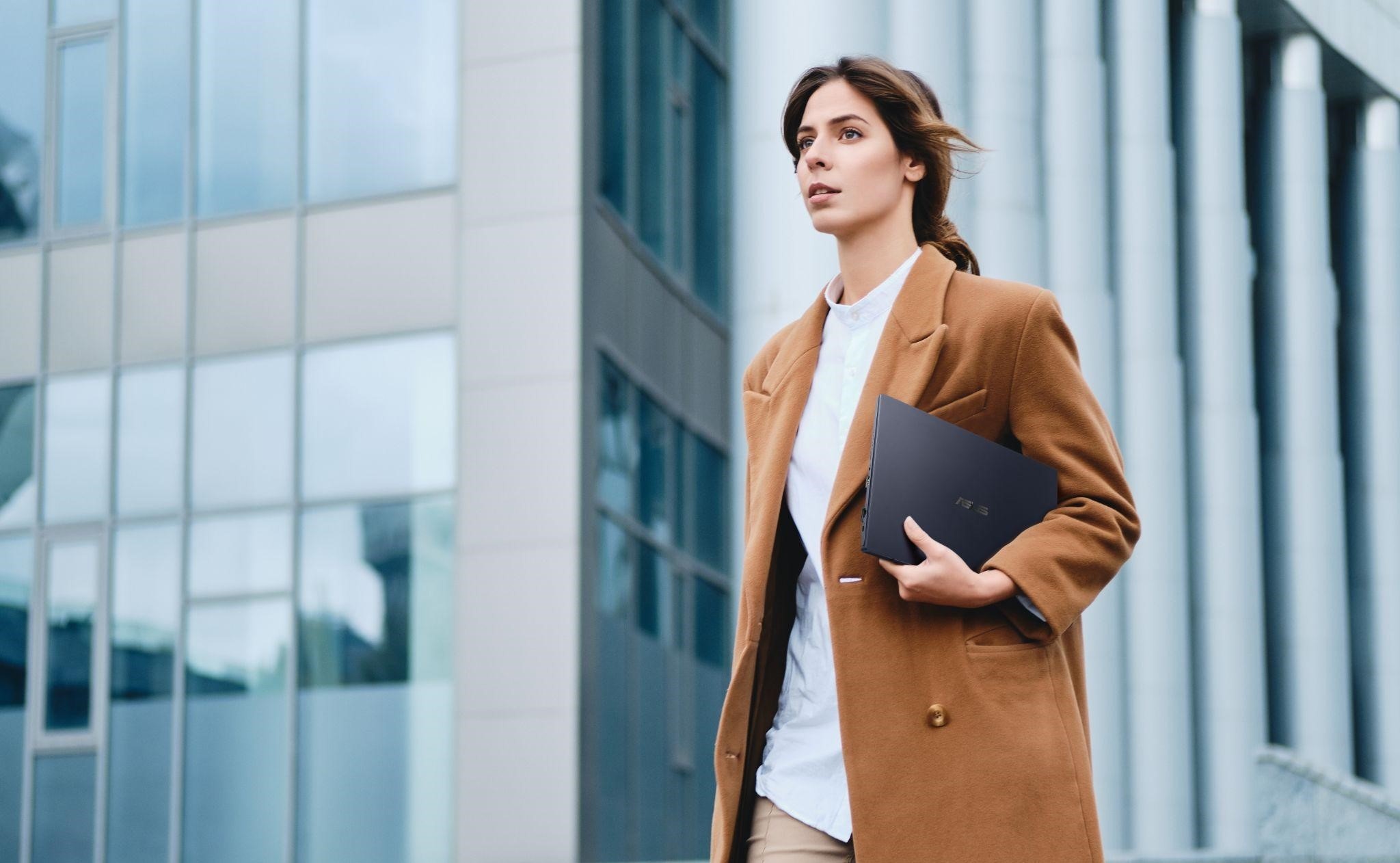 ExpertBook B1,  Asus anh 3