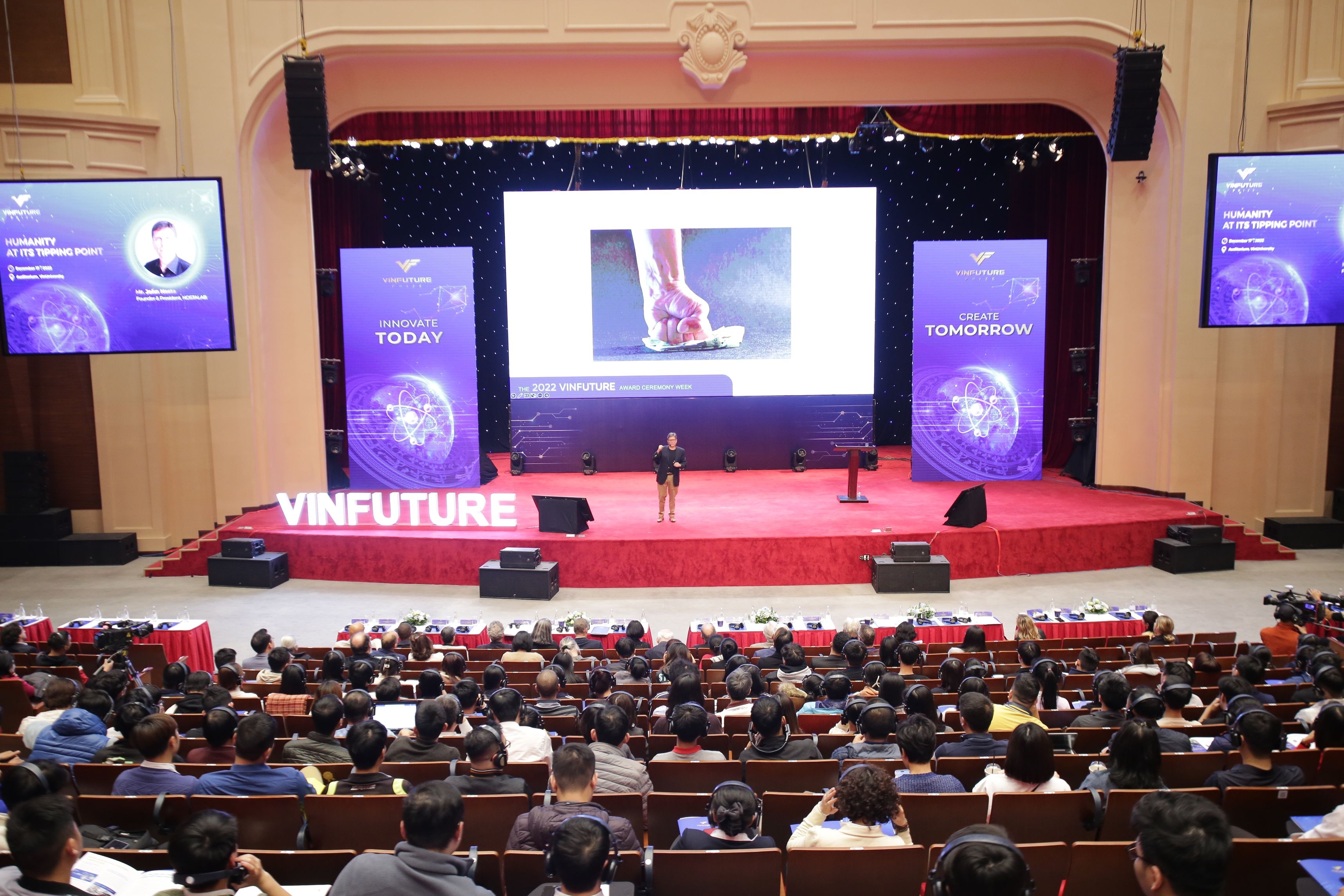 VinFuture,  Vingroup anh 2