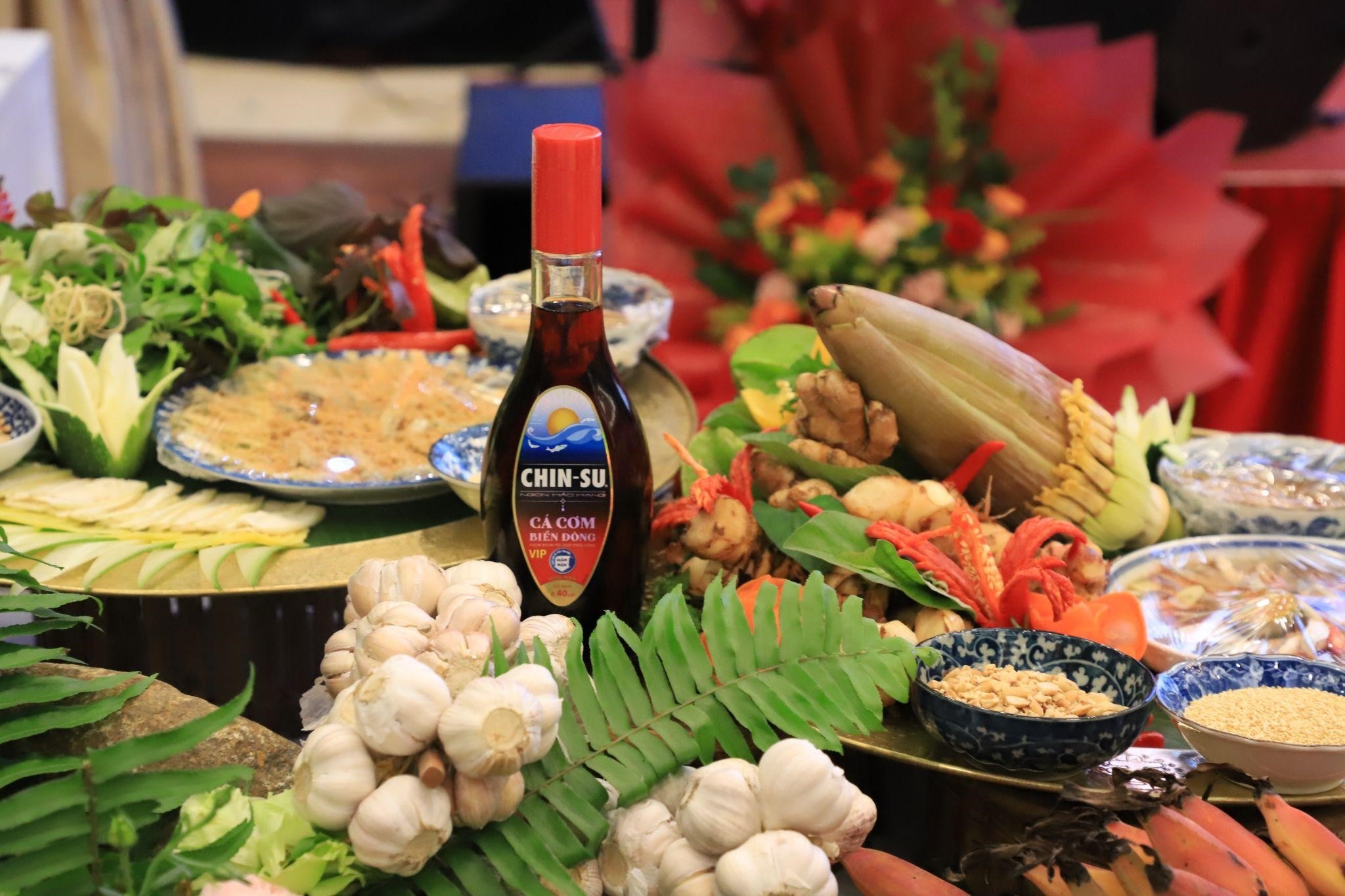 Nghe nhan bat mi bi quyet nem nem va pha nuoc mam ngon cung CHIN-SU hinh anh