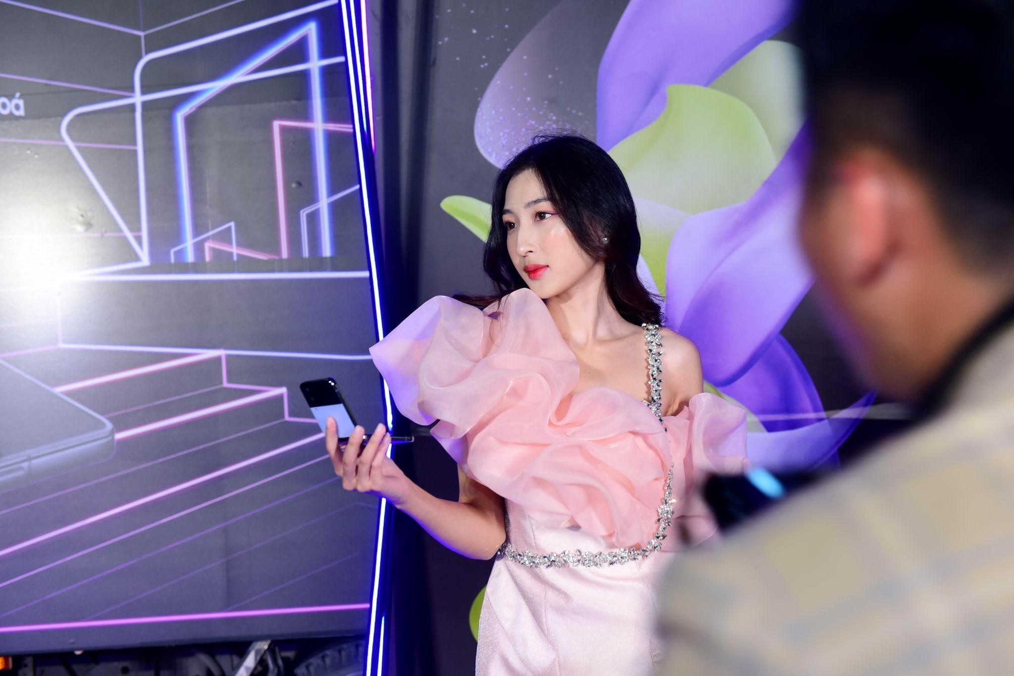 Galaxy Z Flip4 anh 13