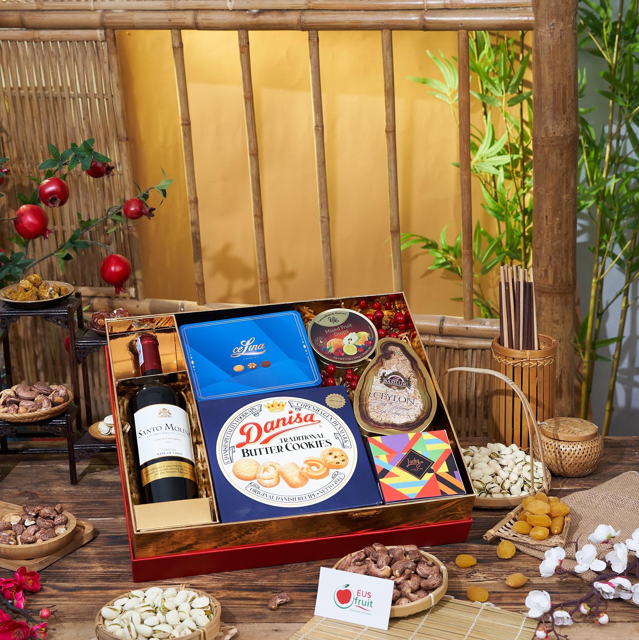 nam moi,  tang qua anh 2