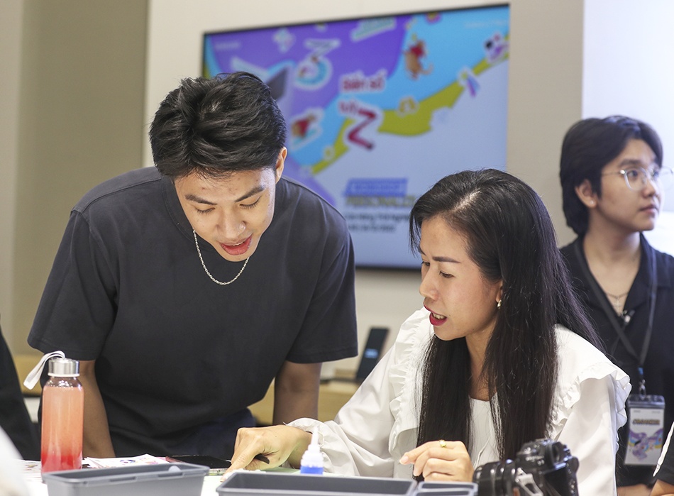 Galaxy Z Flip4 ảnh 4 Galaxy Z Flip4 anh 4