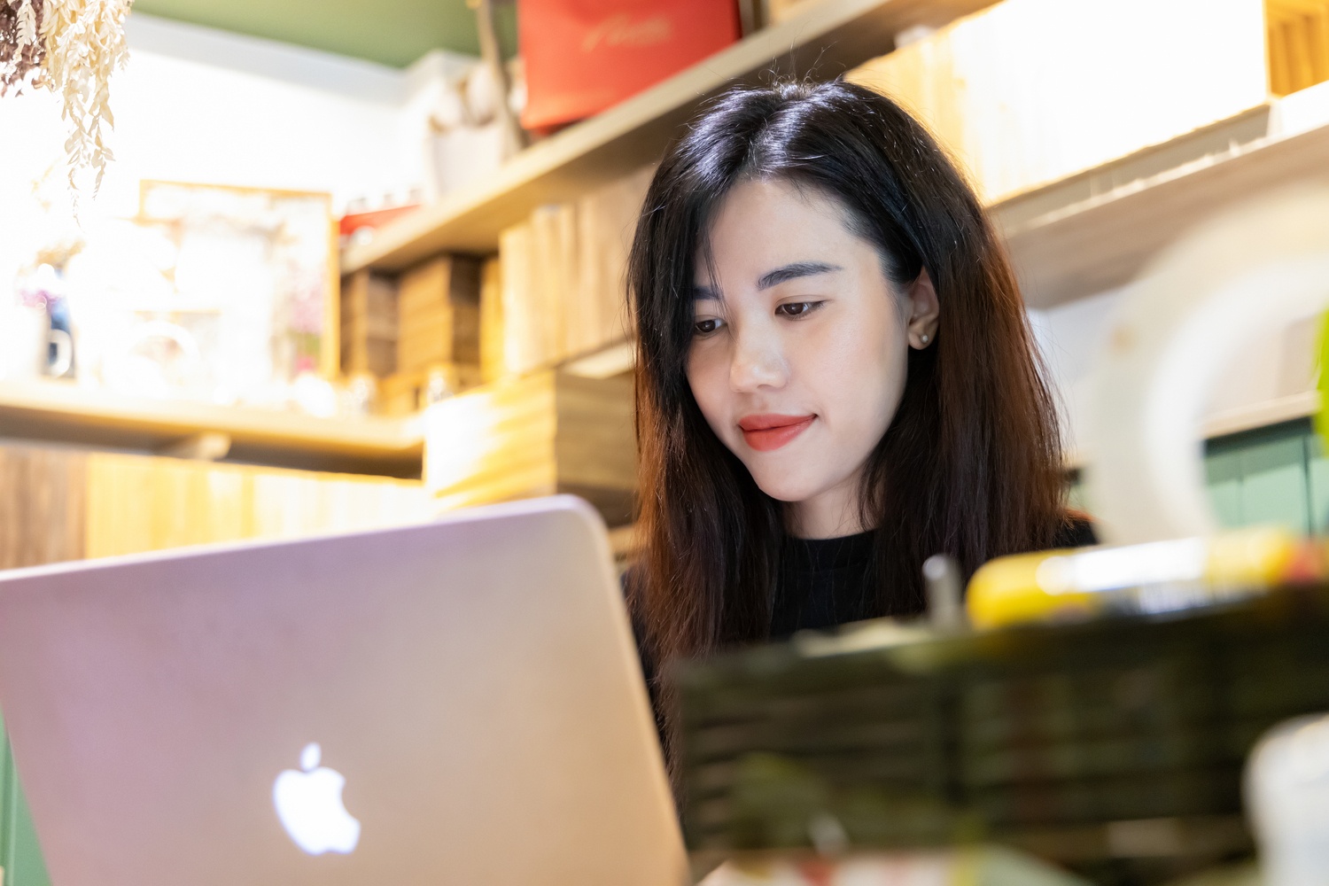 tro ly ao,  tro ly oto anh 1