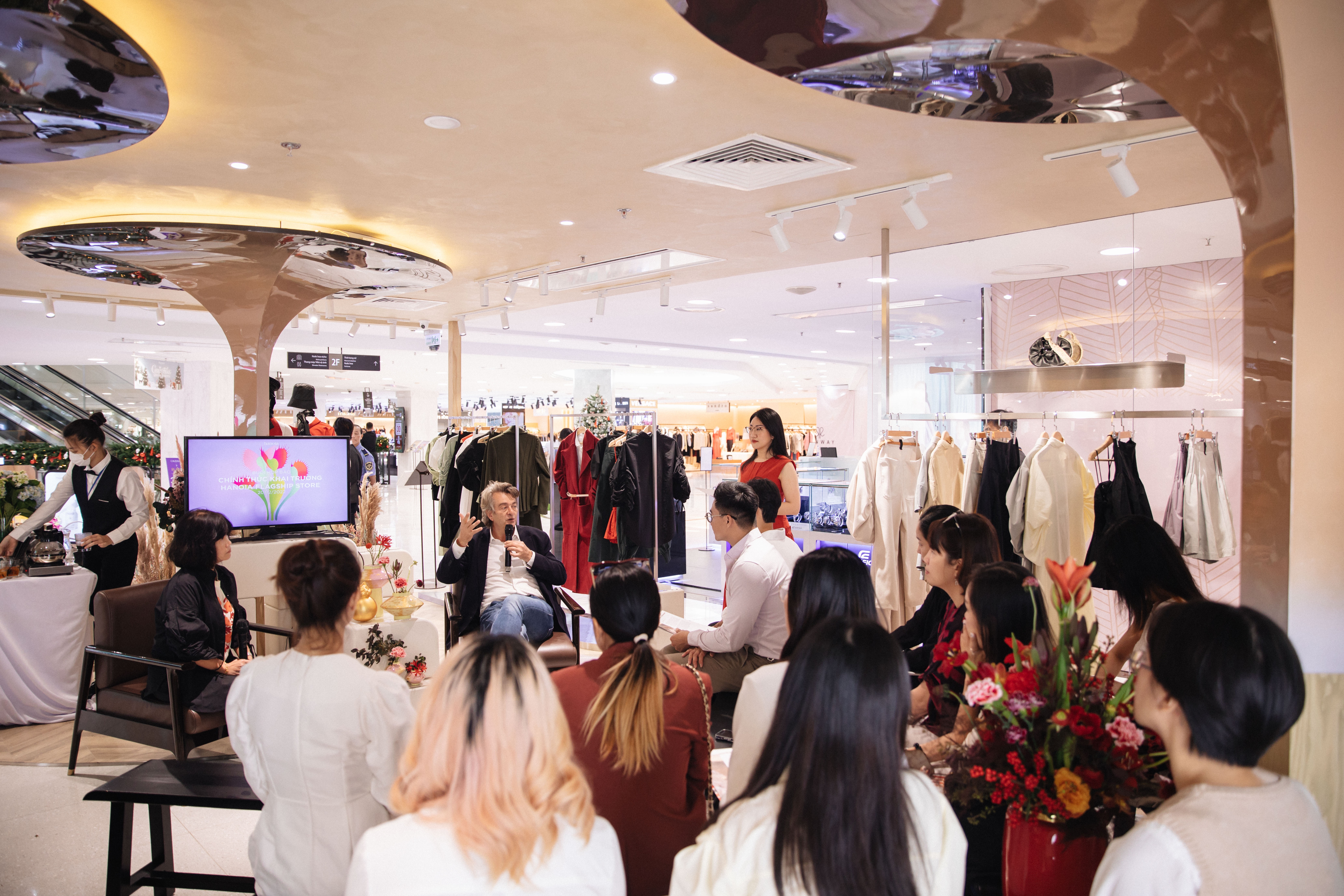 Hanoia,  Tom Trandt anh 3