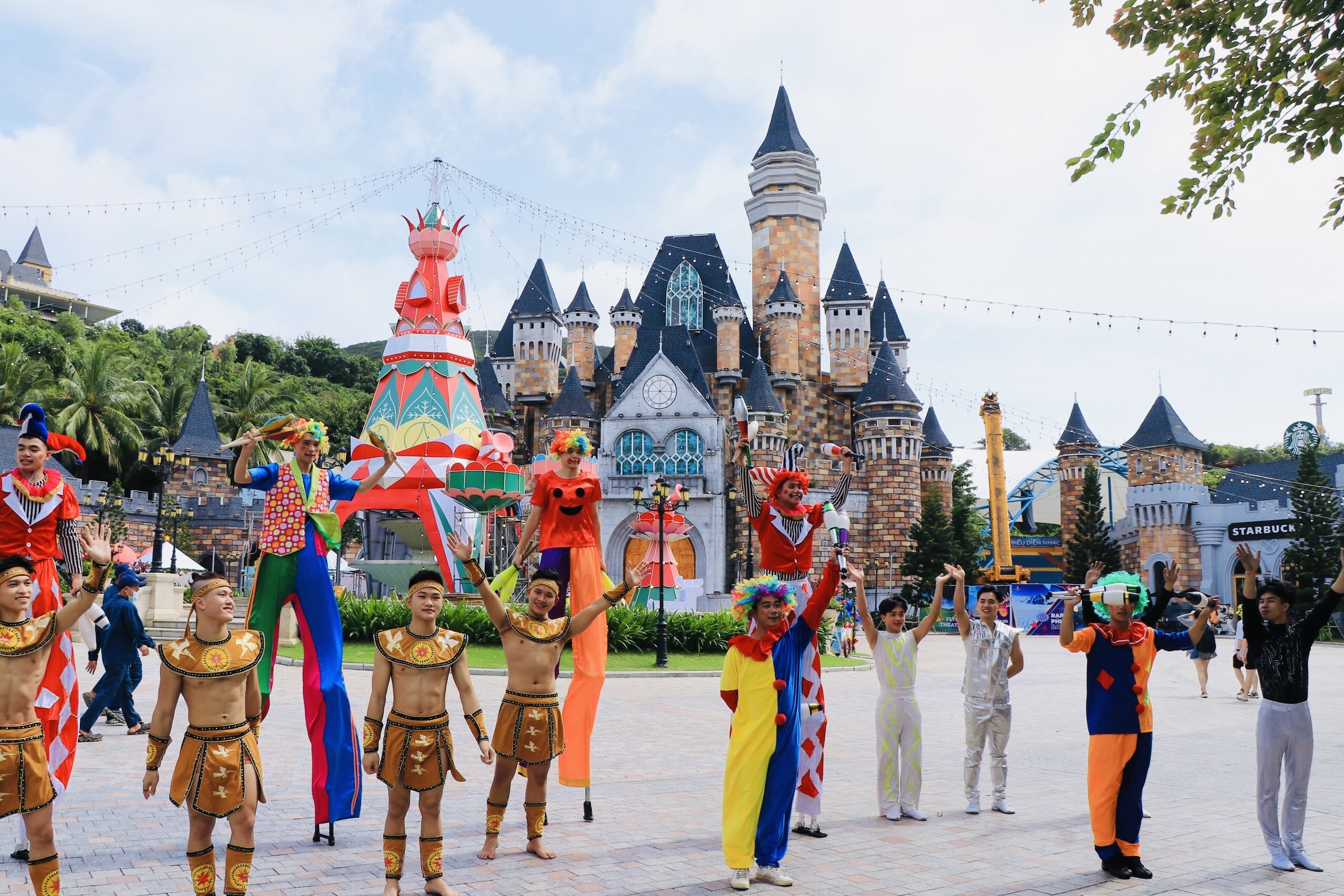 dien mao le hoi anh 9