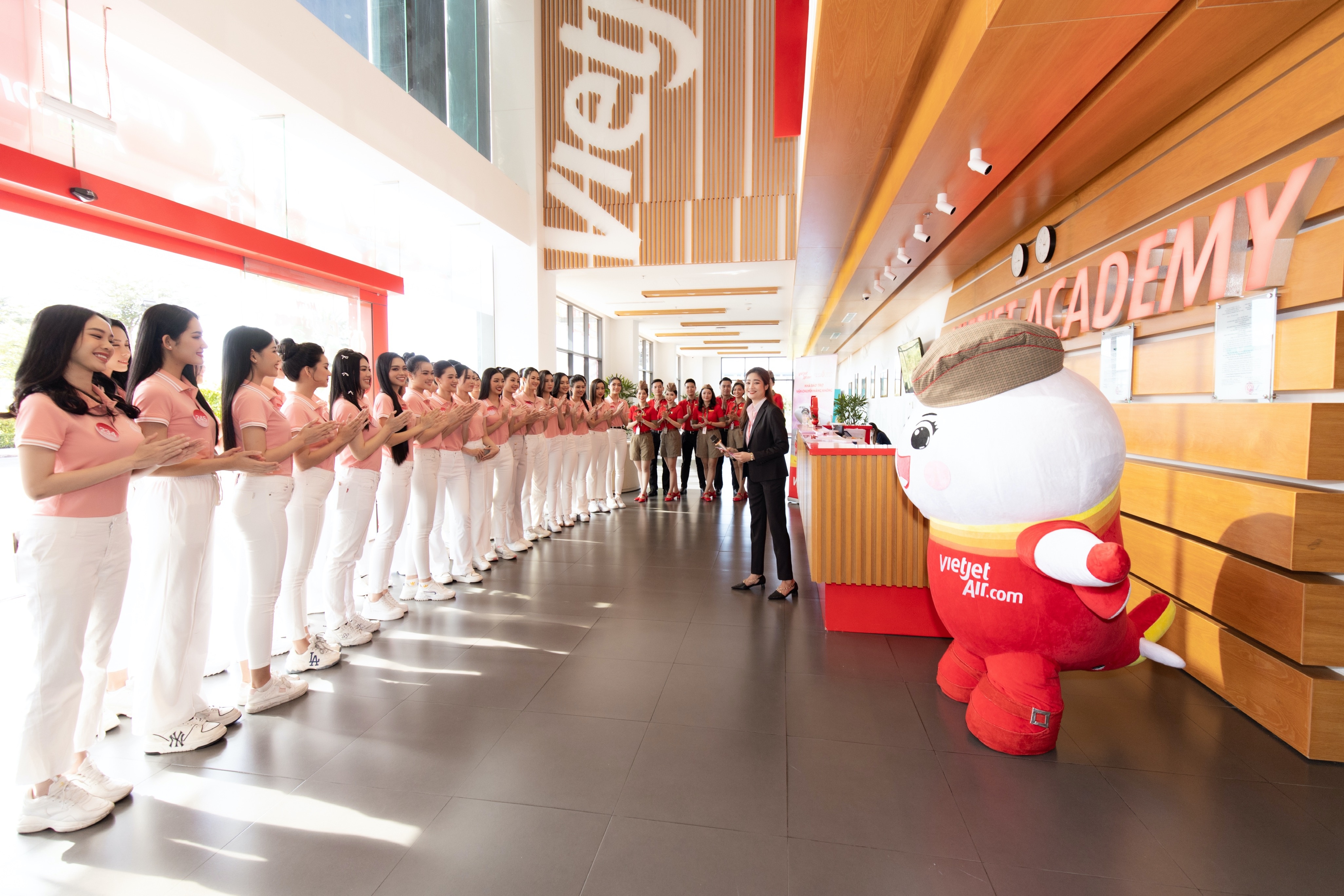 VJAA,  Hoa hau Viet Nam anh 3