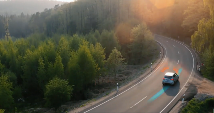 Tim hieu ve bo sac tich hop tren xe dien hinh anh