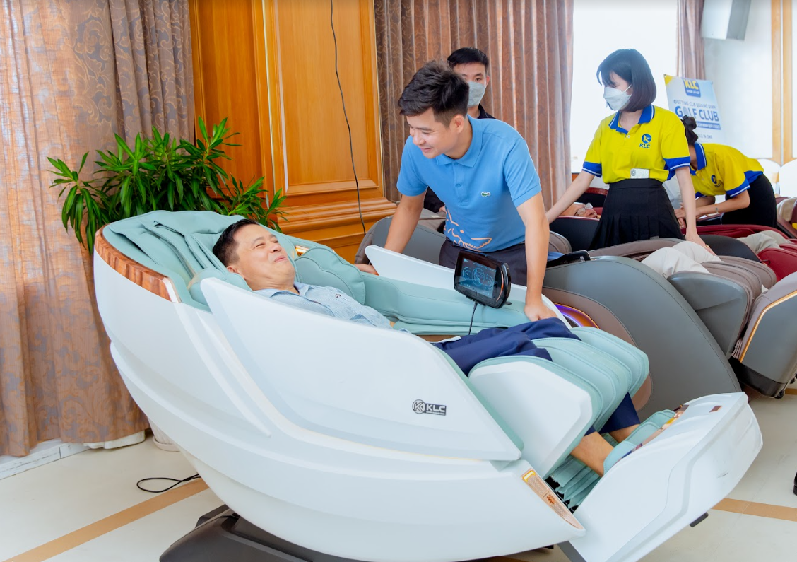 ghe massage KLC anh 4