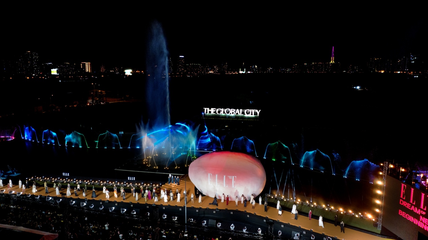 Elle Fashion Show 2022,  Elle Viet Nam anh 1