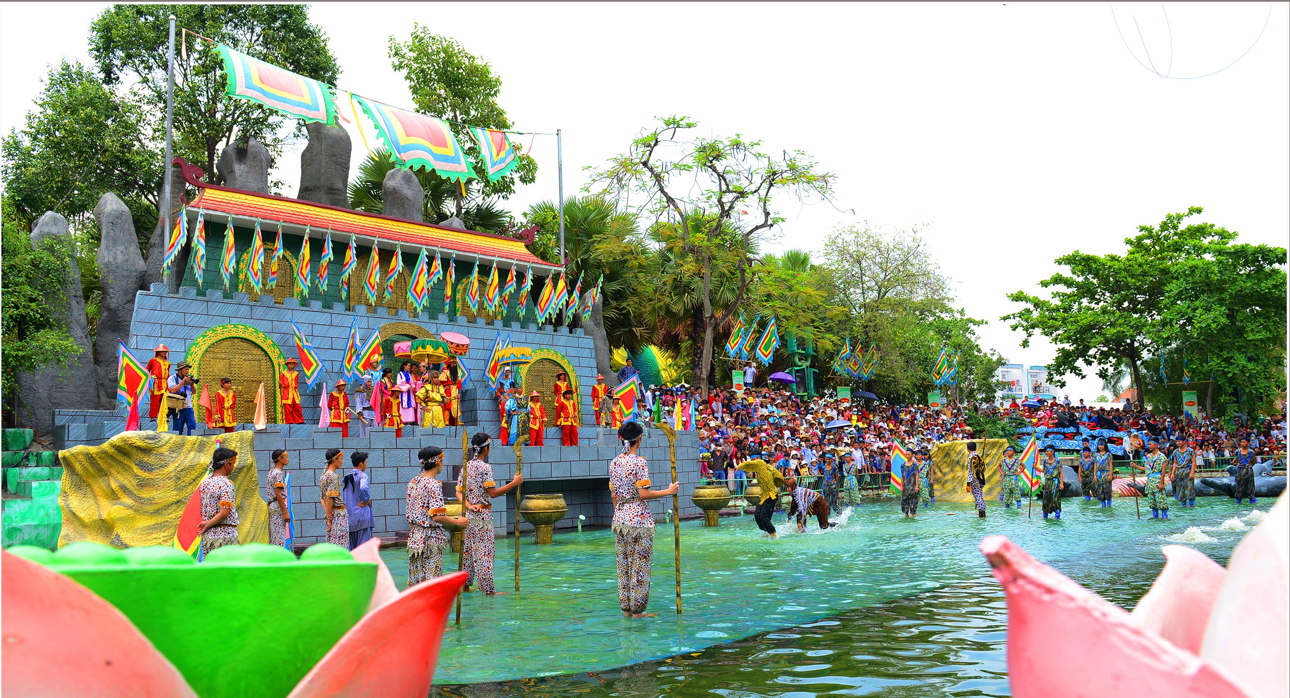 Suoi Tien,  du lich Tet anh 4