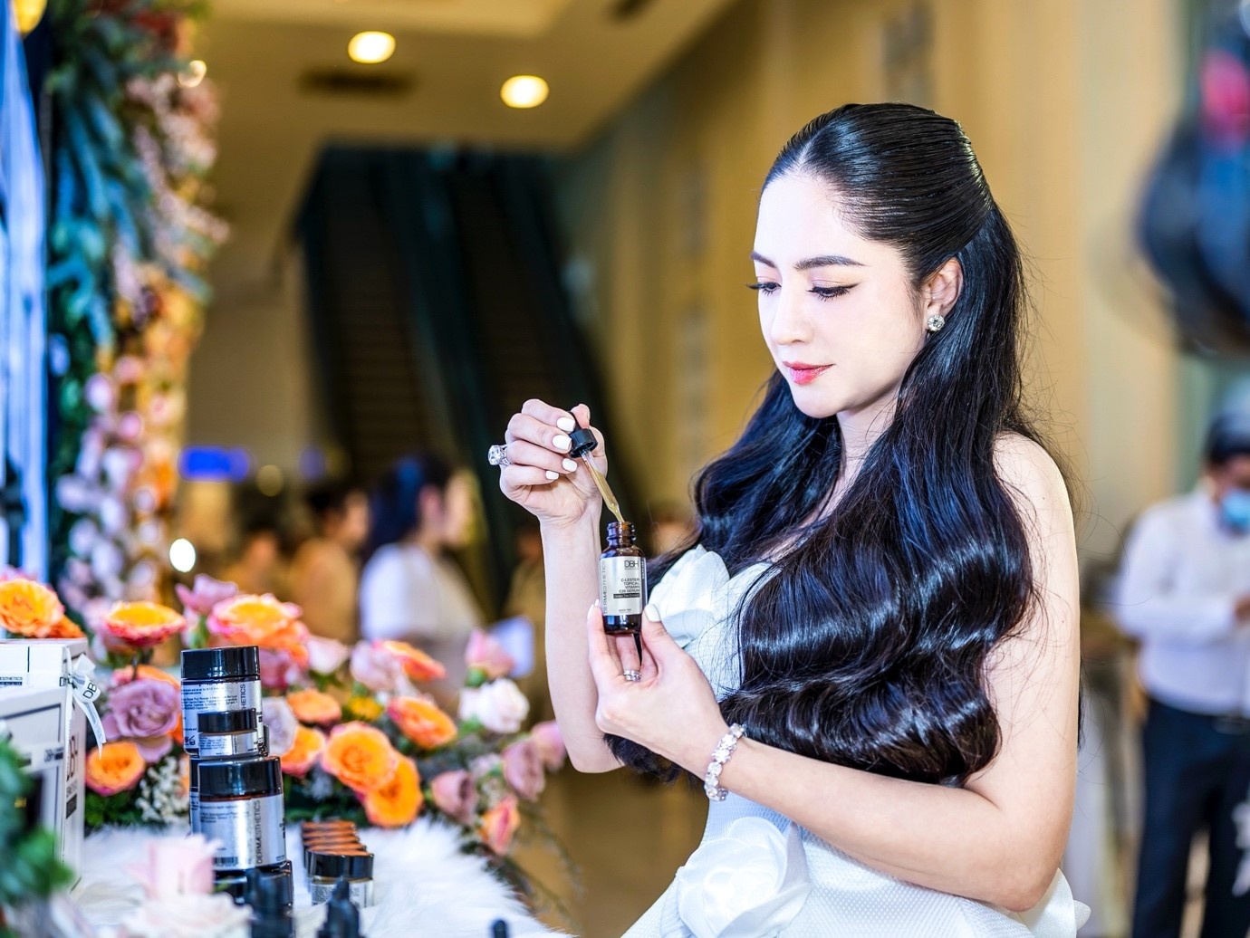 Loat san pham cao cap tu thuong hieu DBH Dermaesthetics tai Viet Nam hinh anh