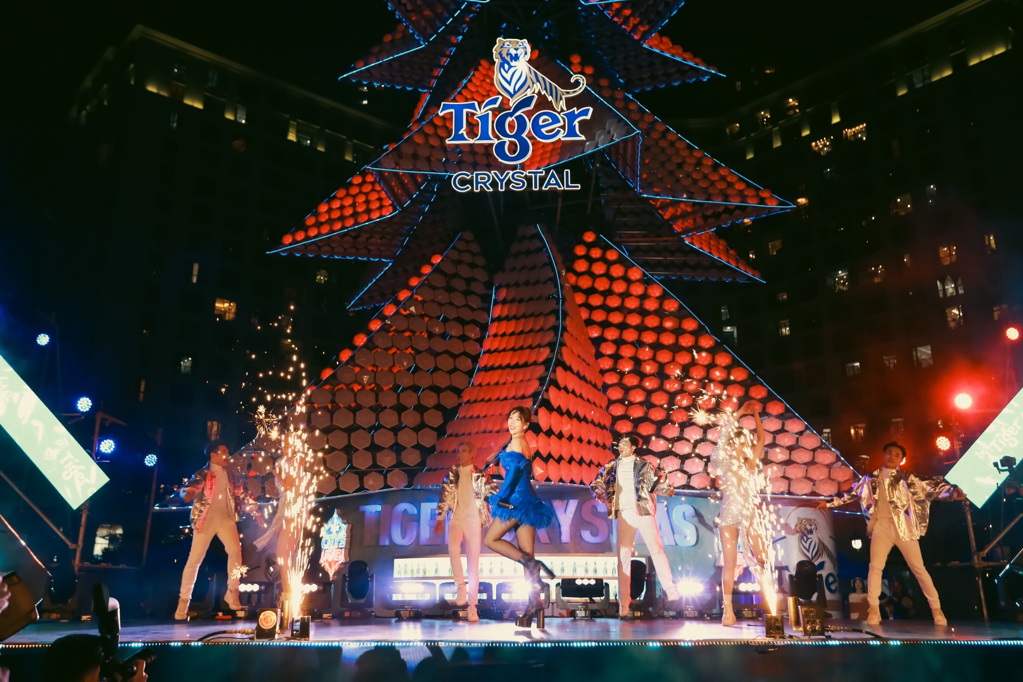 Tiger Crysmas ảnh 6 Tiger Crysmas anh 6