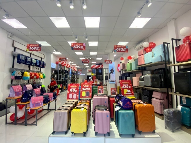 Dat 67 cua hang, Lug x Tubalo giam gia 67.000 vali con 670.000 dong hinh anh