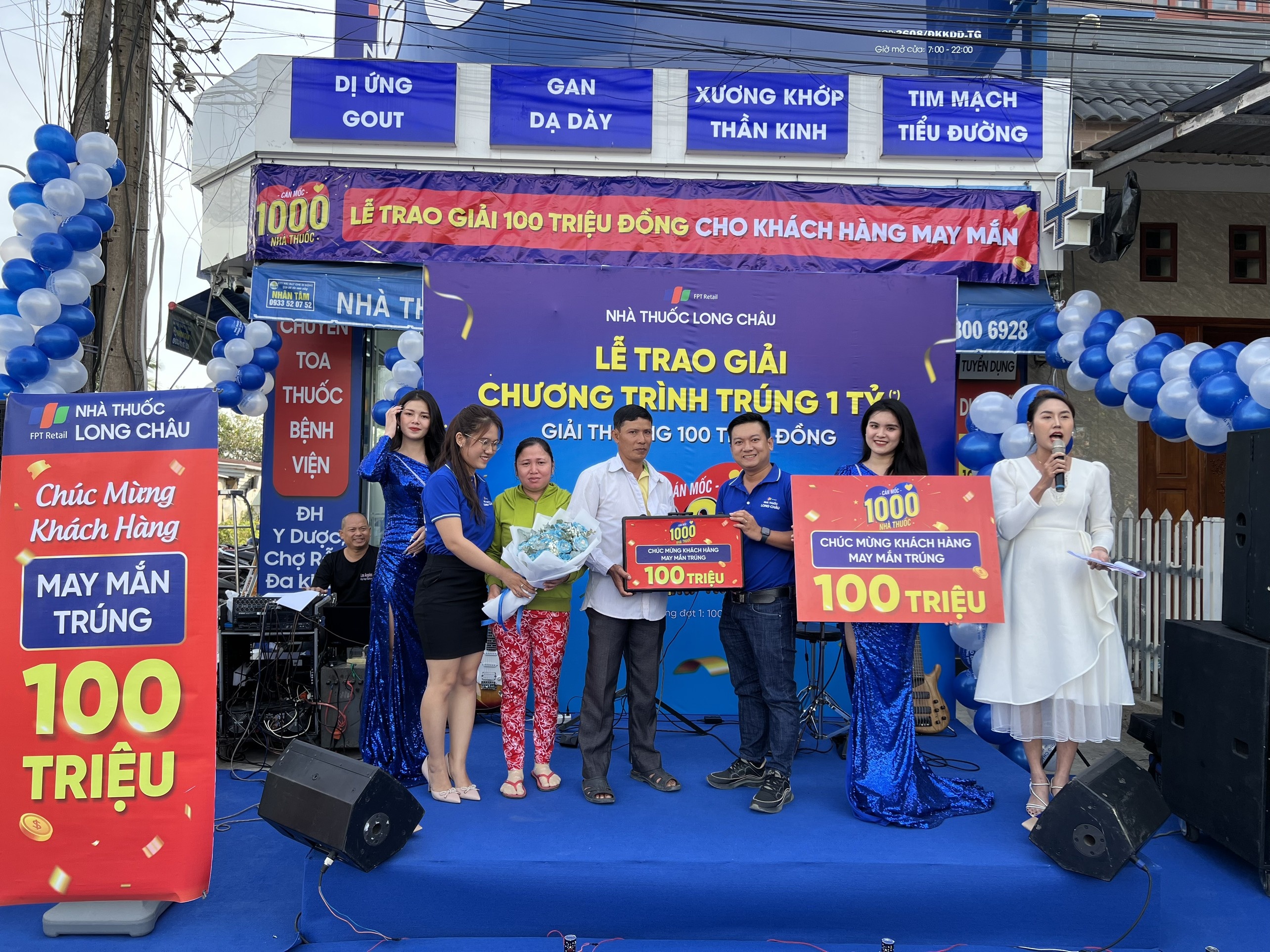 Nha thuoc Long Chau anh 2