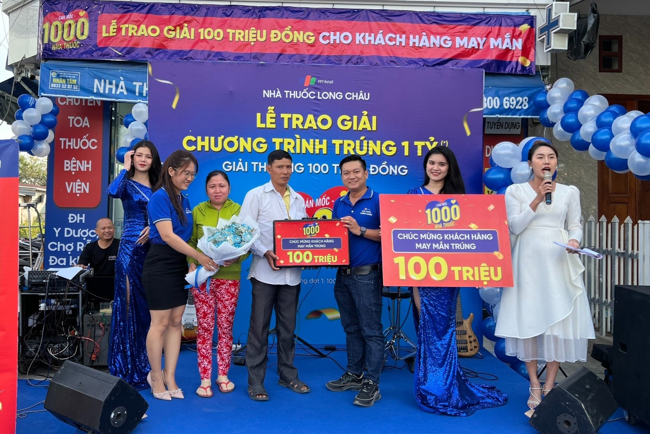FPT Long Chau tri an nguoi dung bang nhieu phan qua 100 trieu dong hinh anh