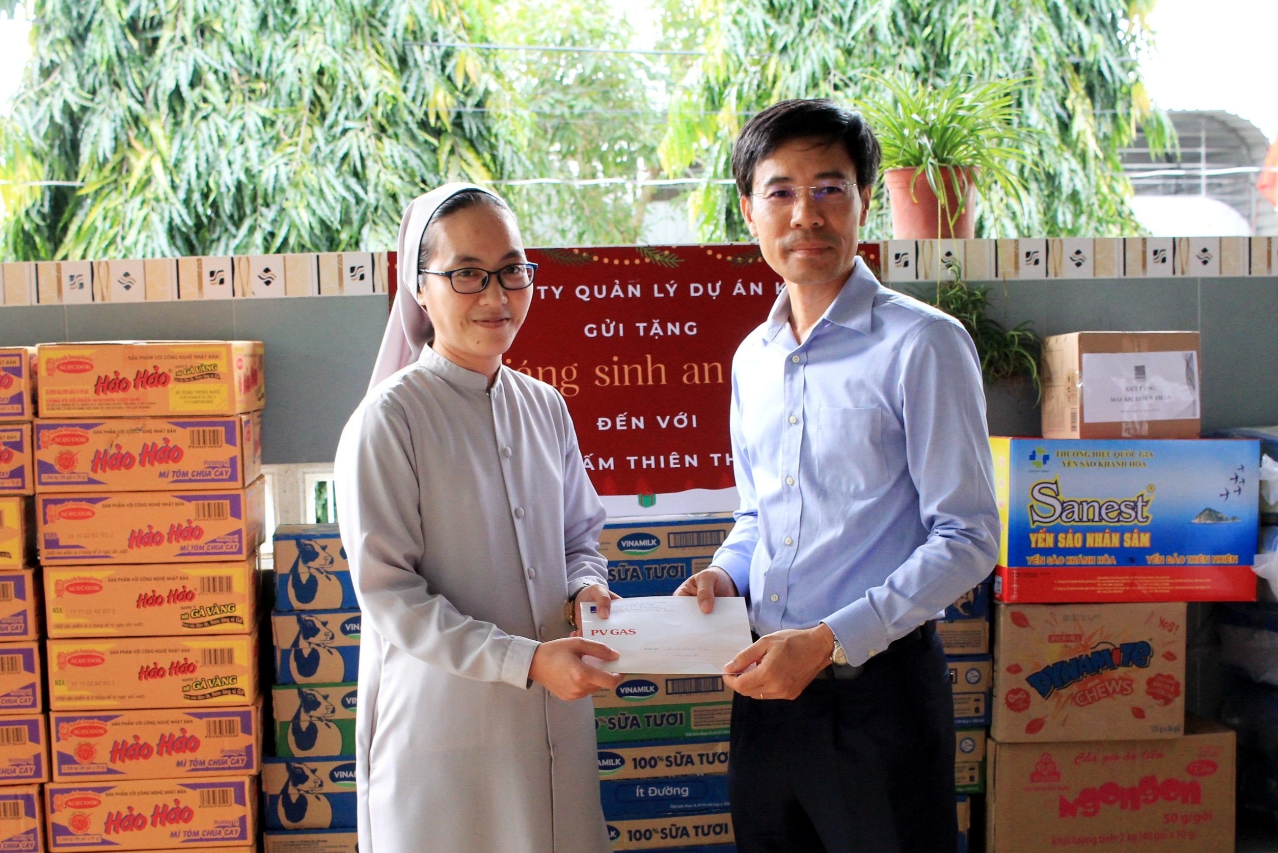 PV GAS PMC tang qua Tet cho 2 mai am tai Ba Ria - Vung Tau hinh anh