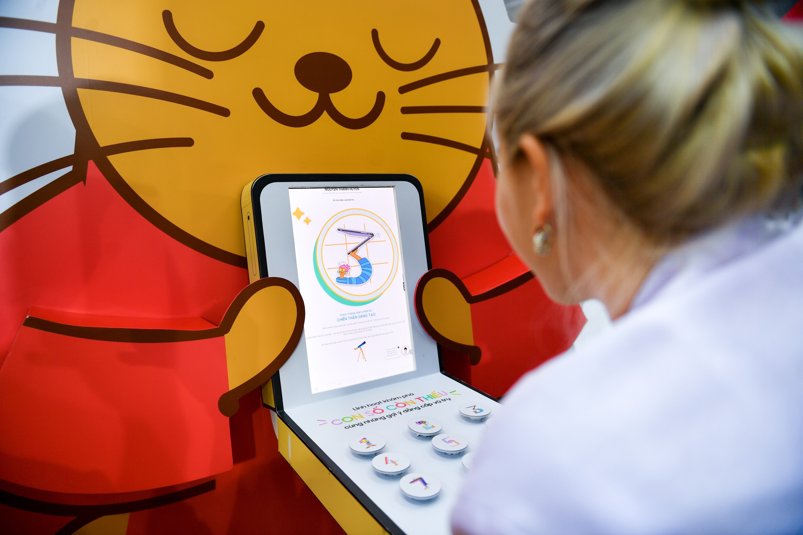 Samsung Galaxy Z Flip4 anh 6