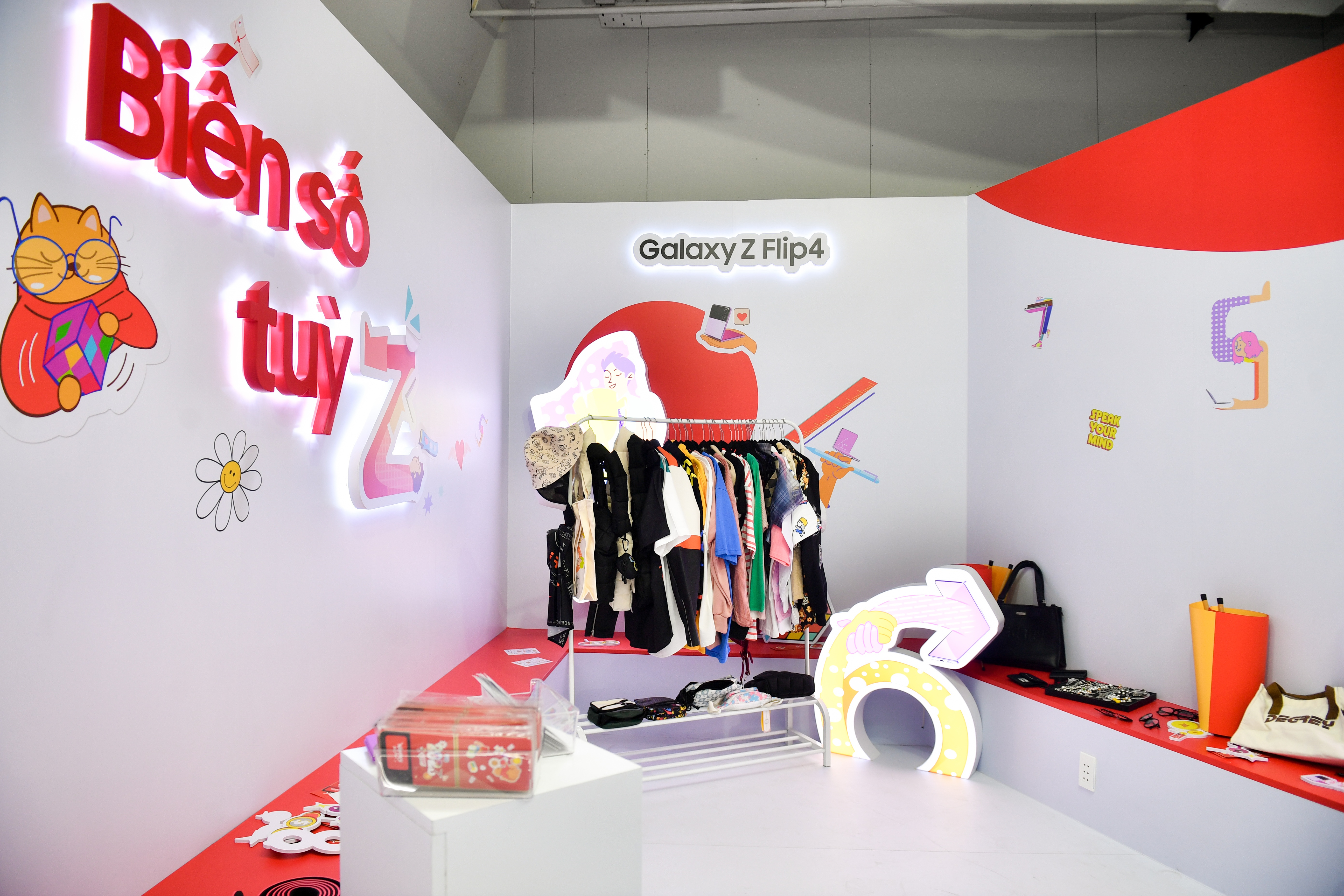 Samsung Galaxy Z Flip4 ảnh 4 Samsung Galaxy Z Flip4 anh 4