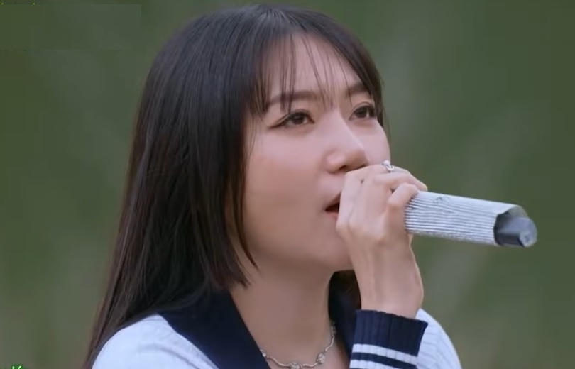 Orange chia se ky niem chan dong khi moi vao nghe hinh anh