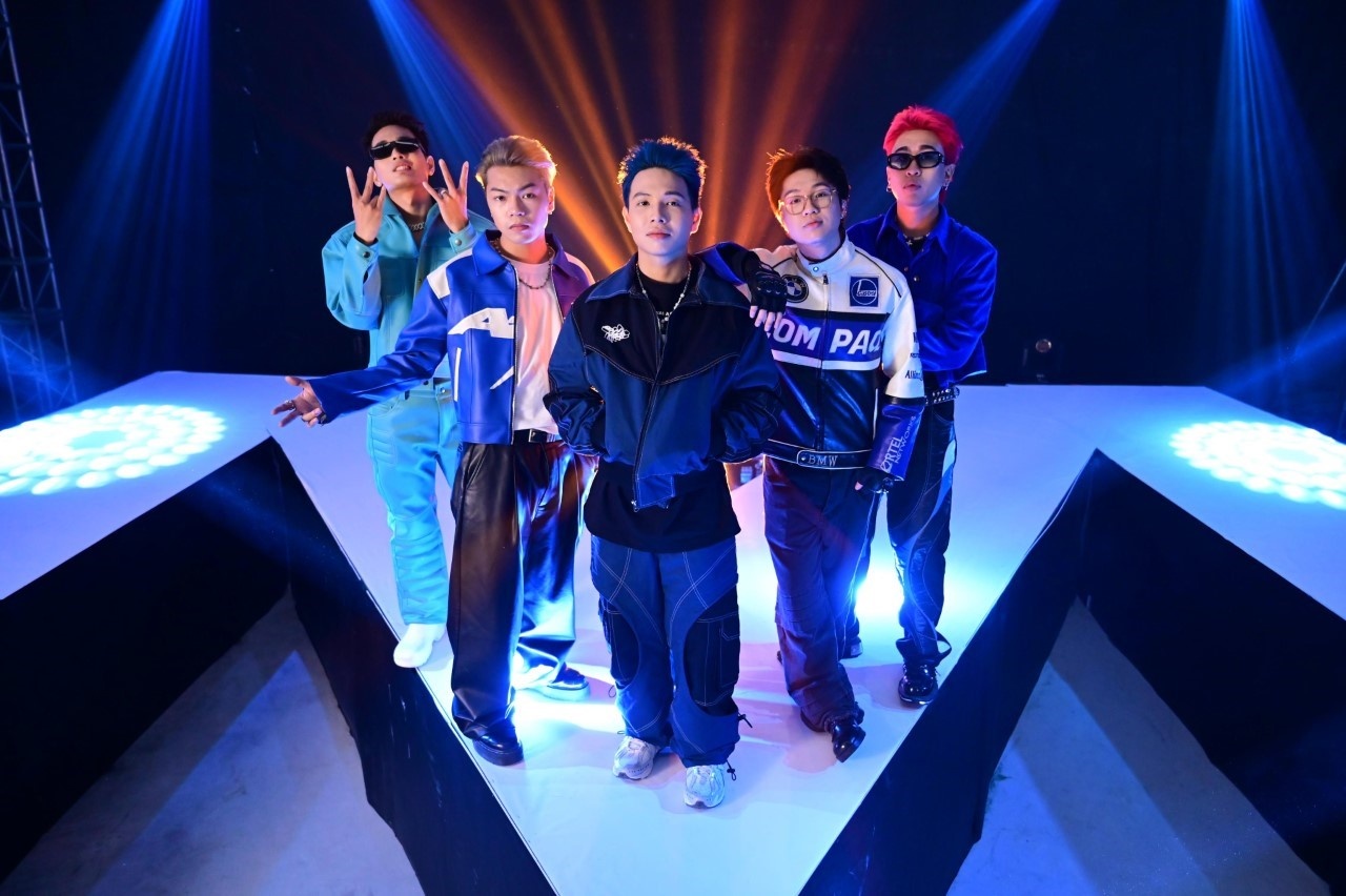 Tieng long nguoi tre thong qua MV 'Tien la chi' hinh anh