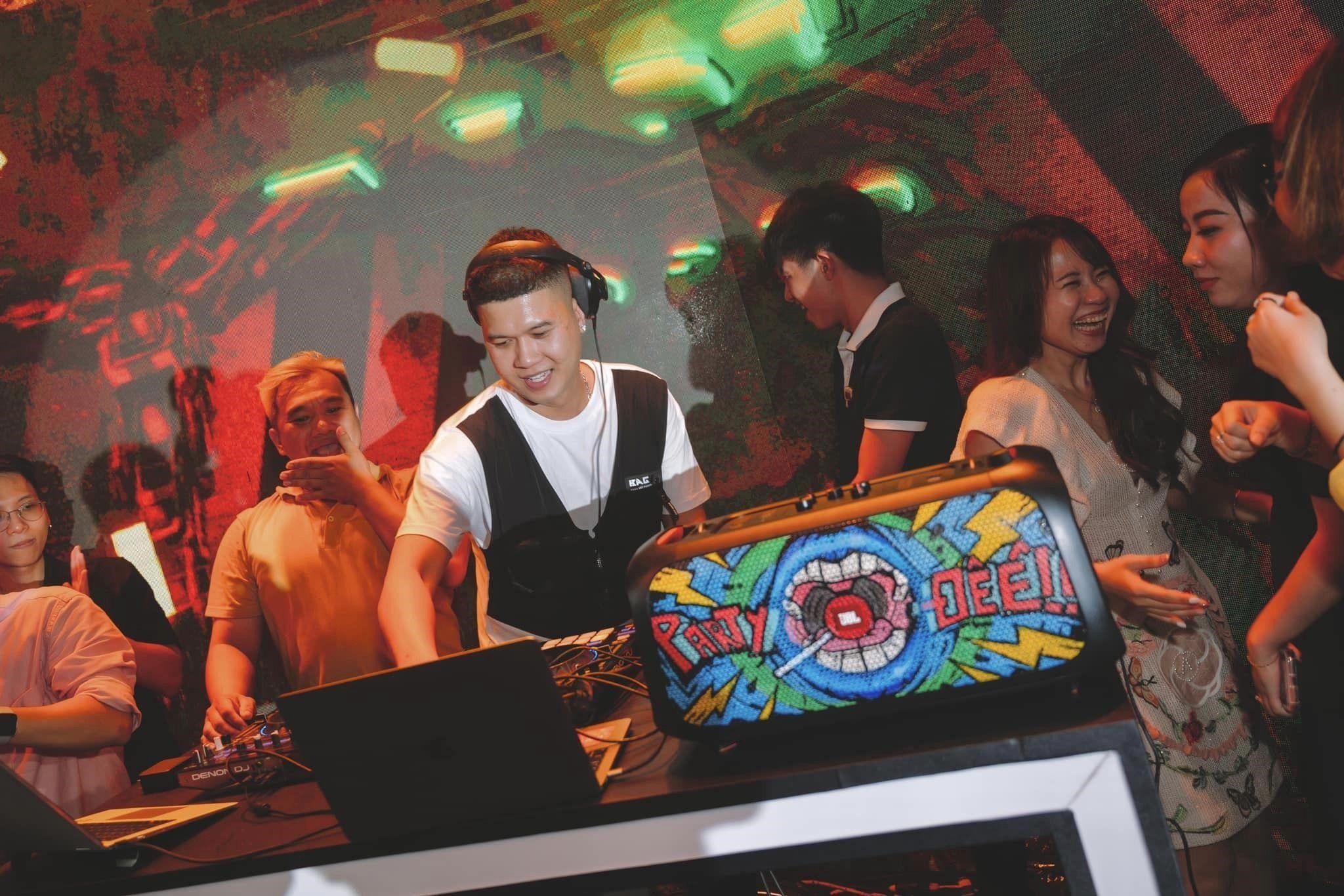 Designer Người Đá ảnh 10 Designer Nguoi Da anh 10