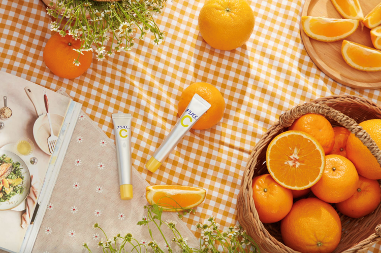 Vitamin C - tinh chat giup da luon rang ro hinh anh