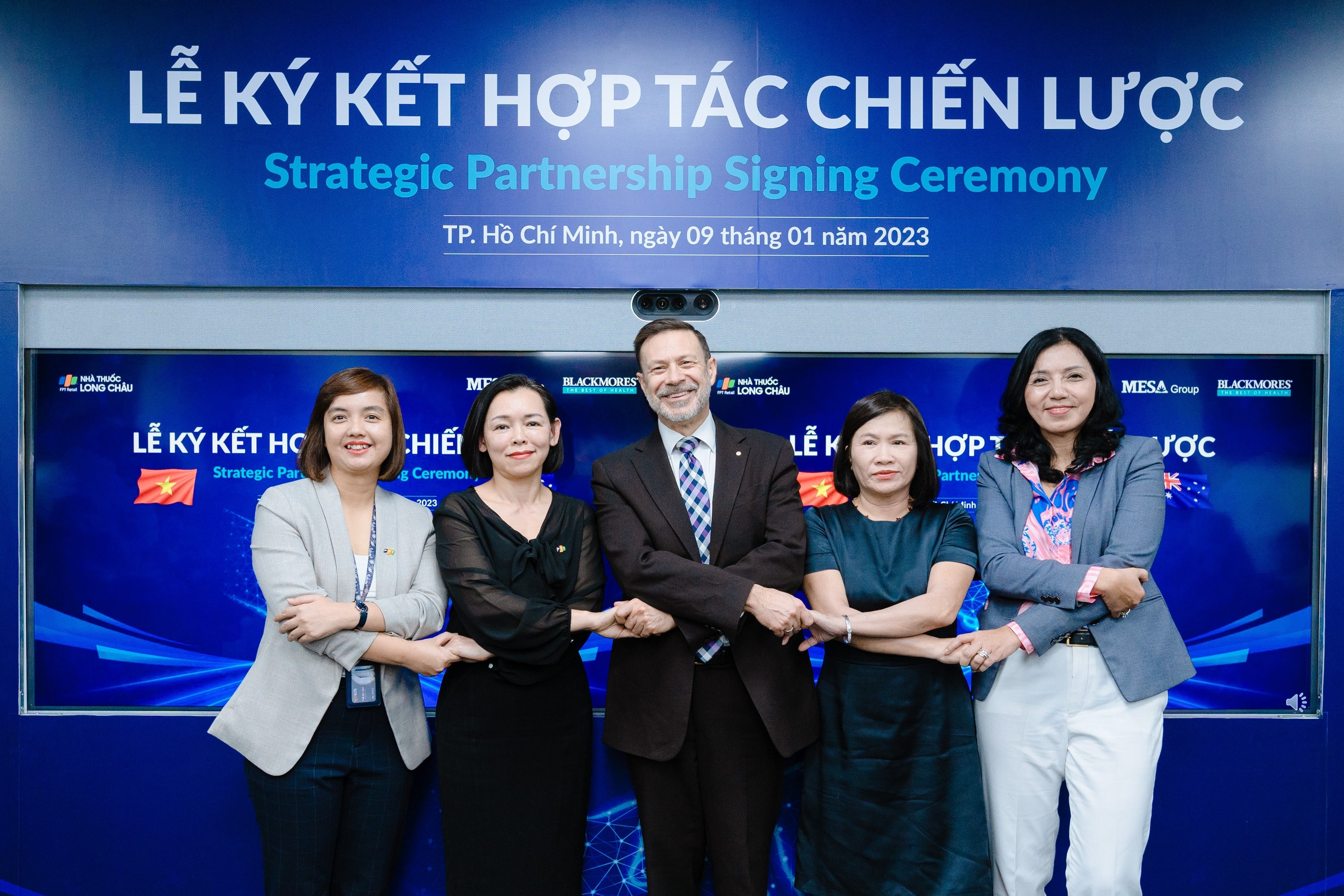 FPT Long Chau ky ket hop tac chien luoc cung Blackmores hinh anh