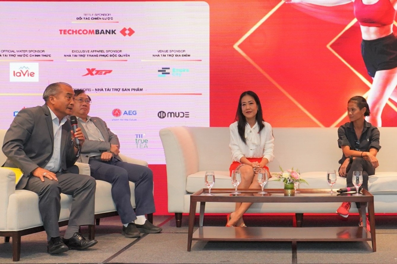 'Luon vuot troi' - cau chuyen tu nhung nguoi truyen cam hung hinh anh