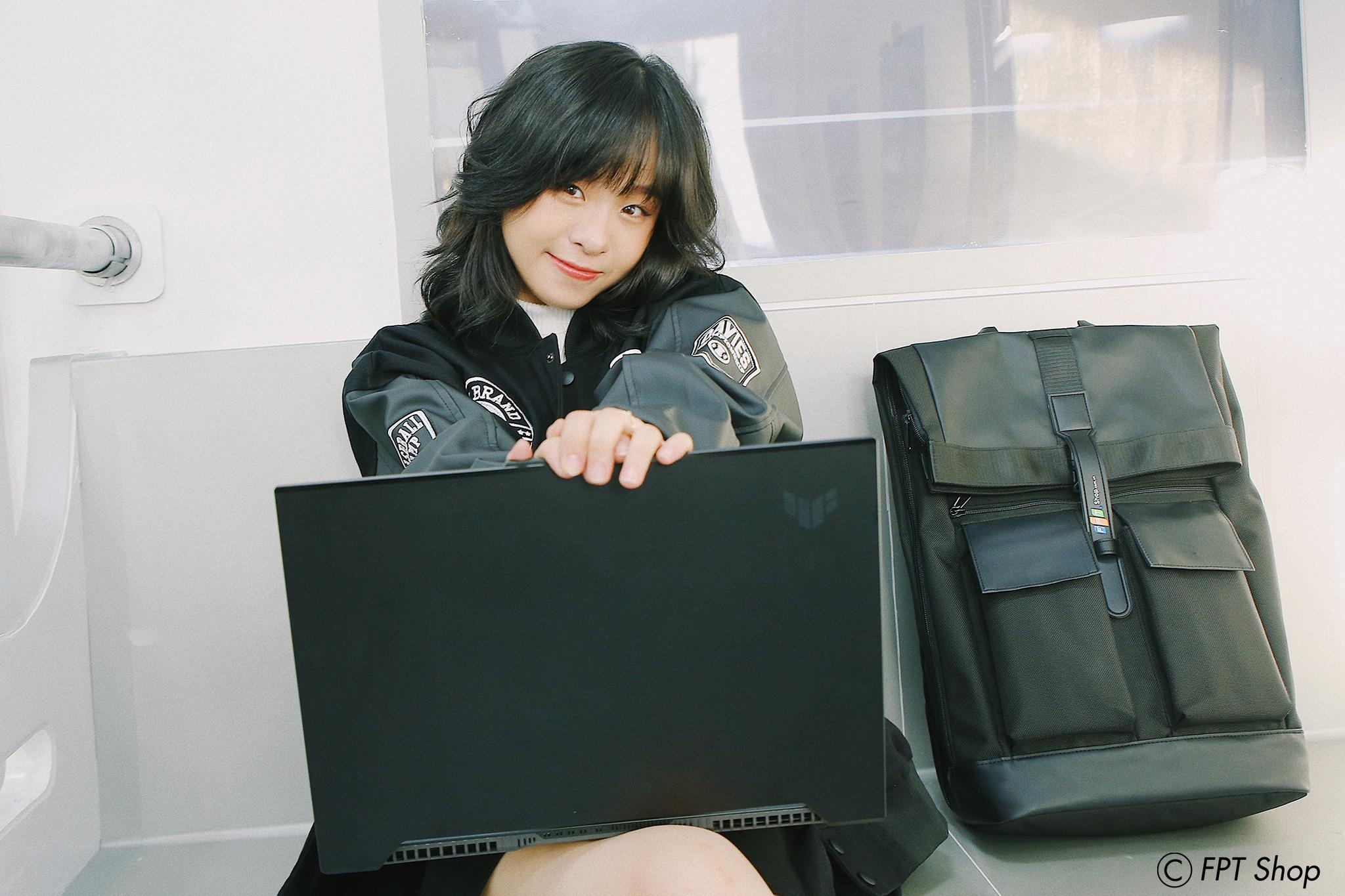 FPT Shop li xi den 9 trieu cho khach hang mua laptop gaming hinh anh