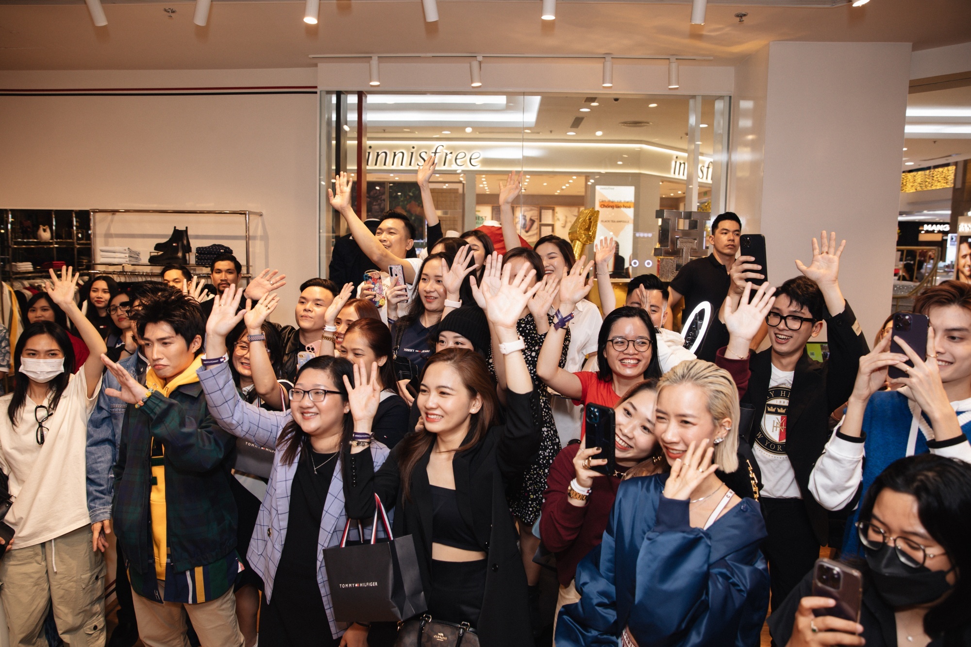 Tommy ảnh 12 Tommy anh 12