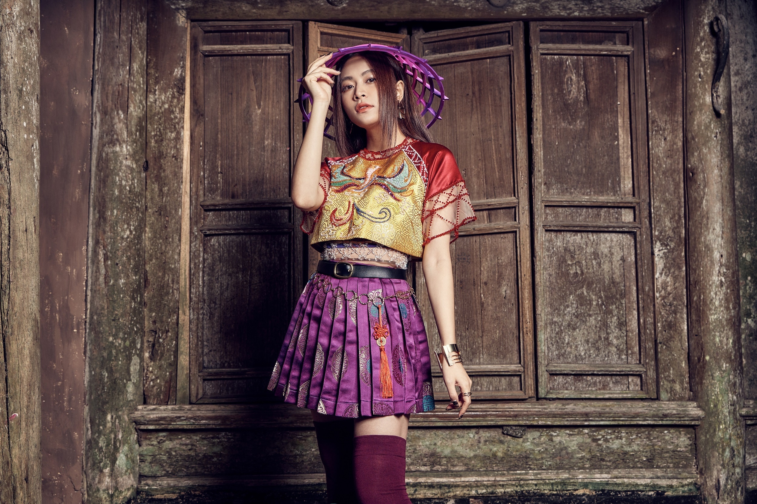 Tet binh an khong tho than cung Phan Manh Quynh va Hoang Thuy Linh hinh anh