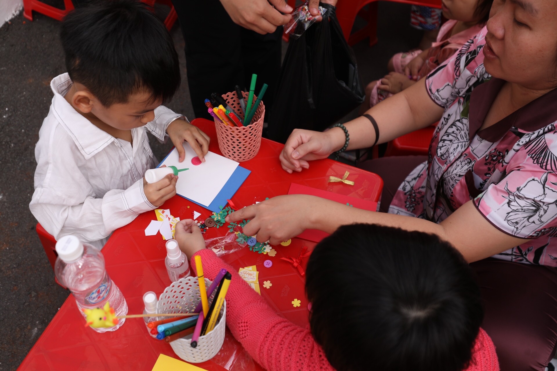 Luong Bich Huu,  Lifebuoy anh 6