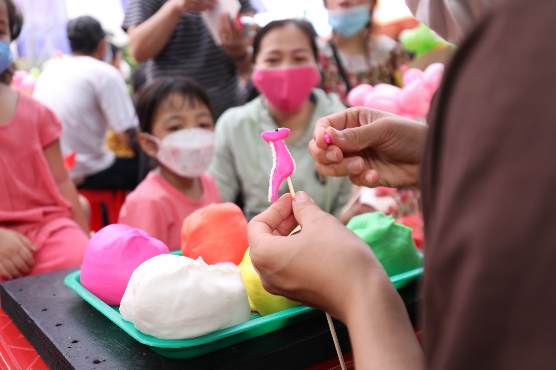 Luong Bich Huu,  Lifebuoy anh 4