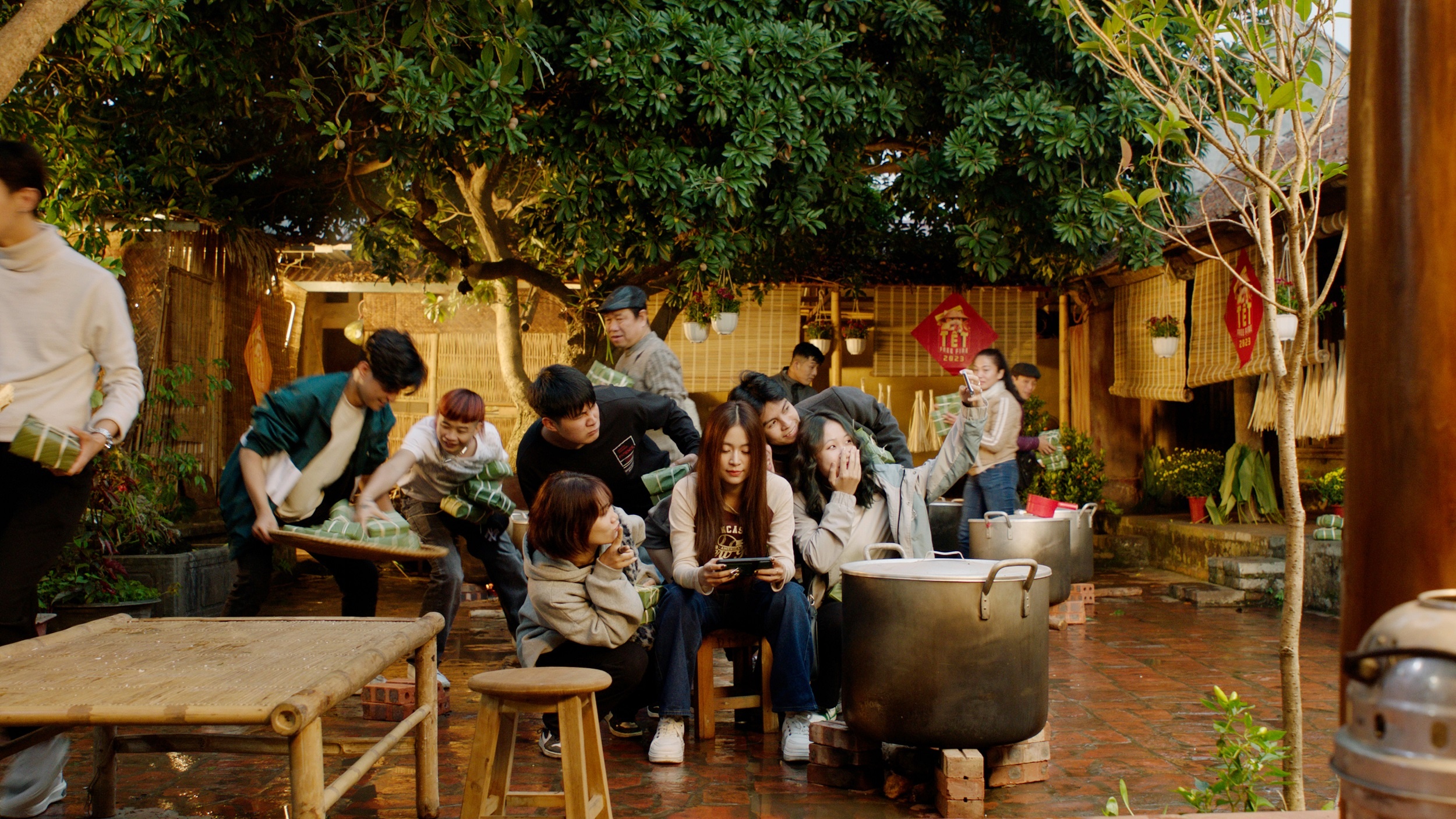 Free Fire,  Hoang Thuy Linh anh 1