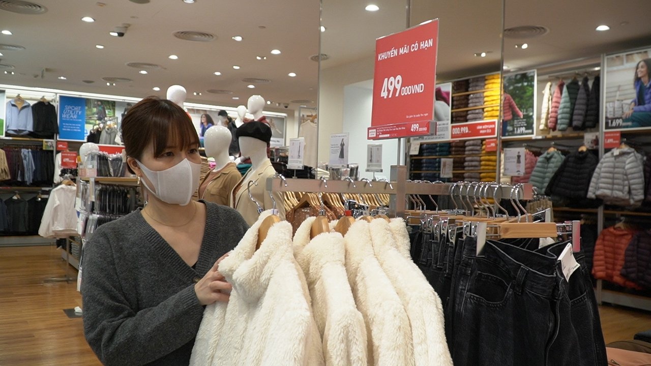 Nguoi dung chon trang phuc da dung 'mua dip Tet, mac ca nam' hinh anh