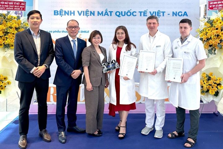 BV Mat Quoc te Viet - Nga phau thuat Relex Smile nhieu nhat Dong Nam A hinh anh
