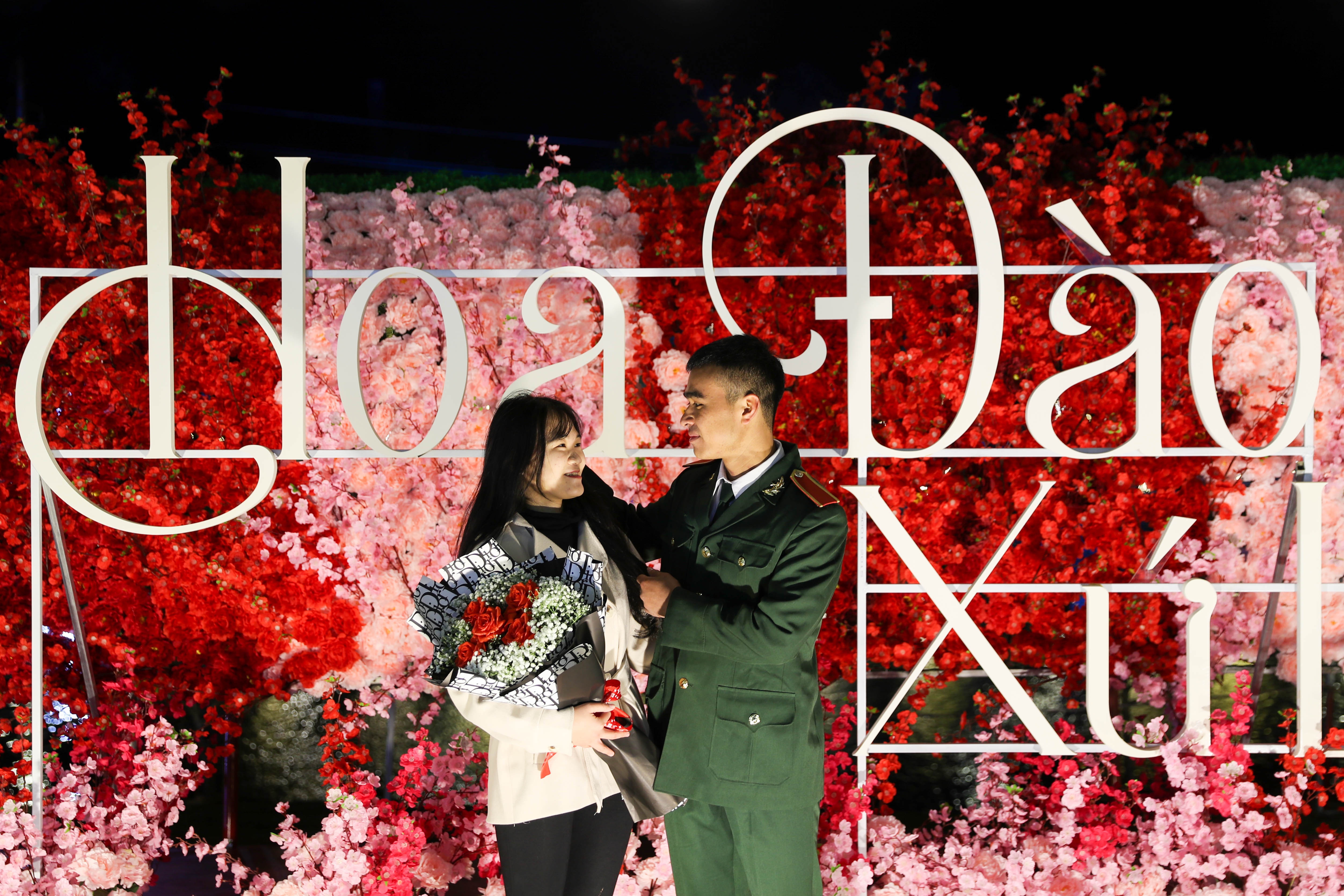 Le hoi hoa dao thu hut du khach toi Lang Son dip Tet Quy Mao hinh anh