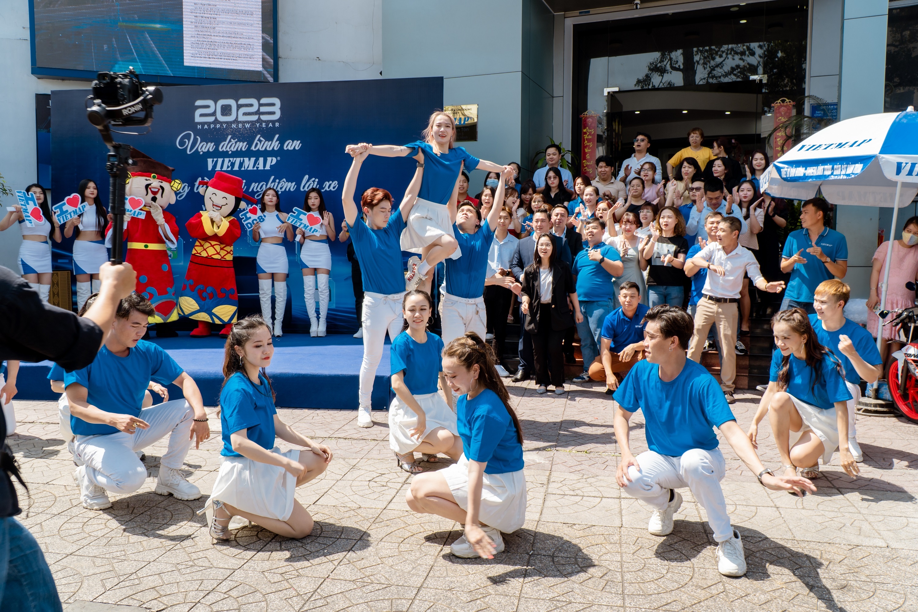 Roadshow,  năm mới ảnh 7 Roadshow,  nam moi anh 7