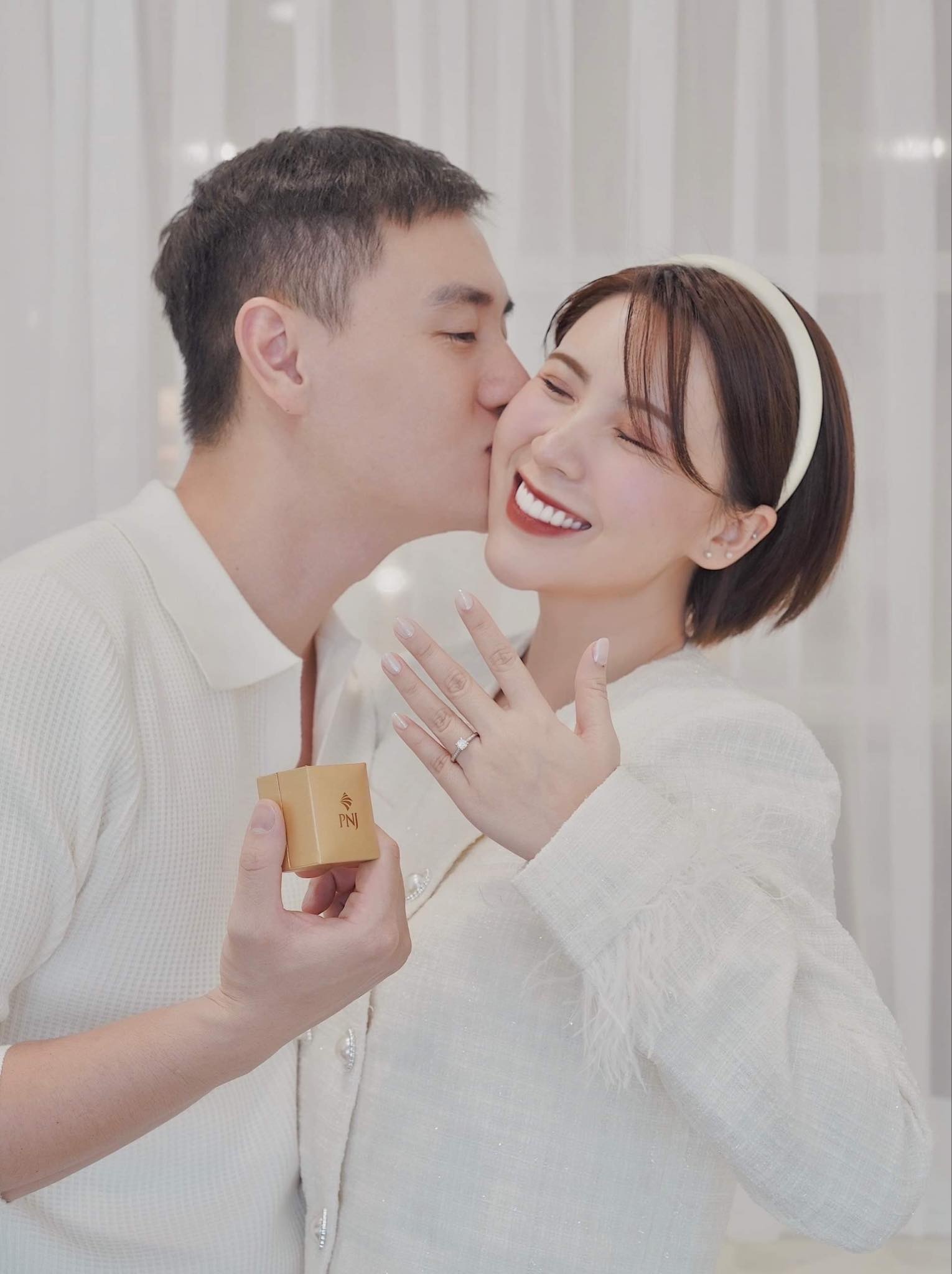 Gia dinh Cam Cam,  PNJ anh 1