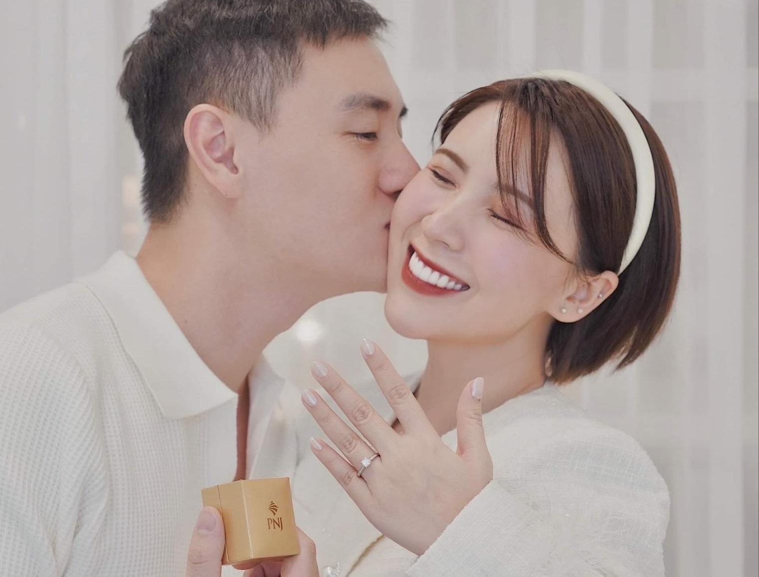 Loat KOL va cong dong mang hao hung chia se khoanh khac cau hon hinh anh