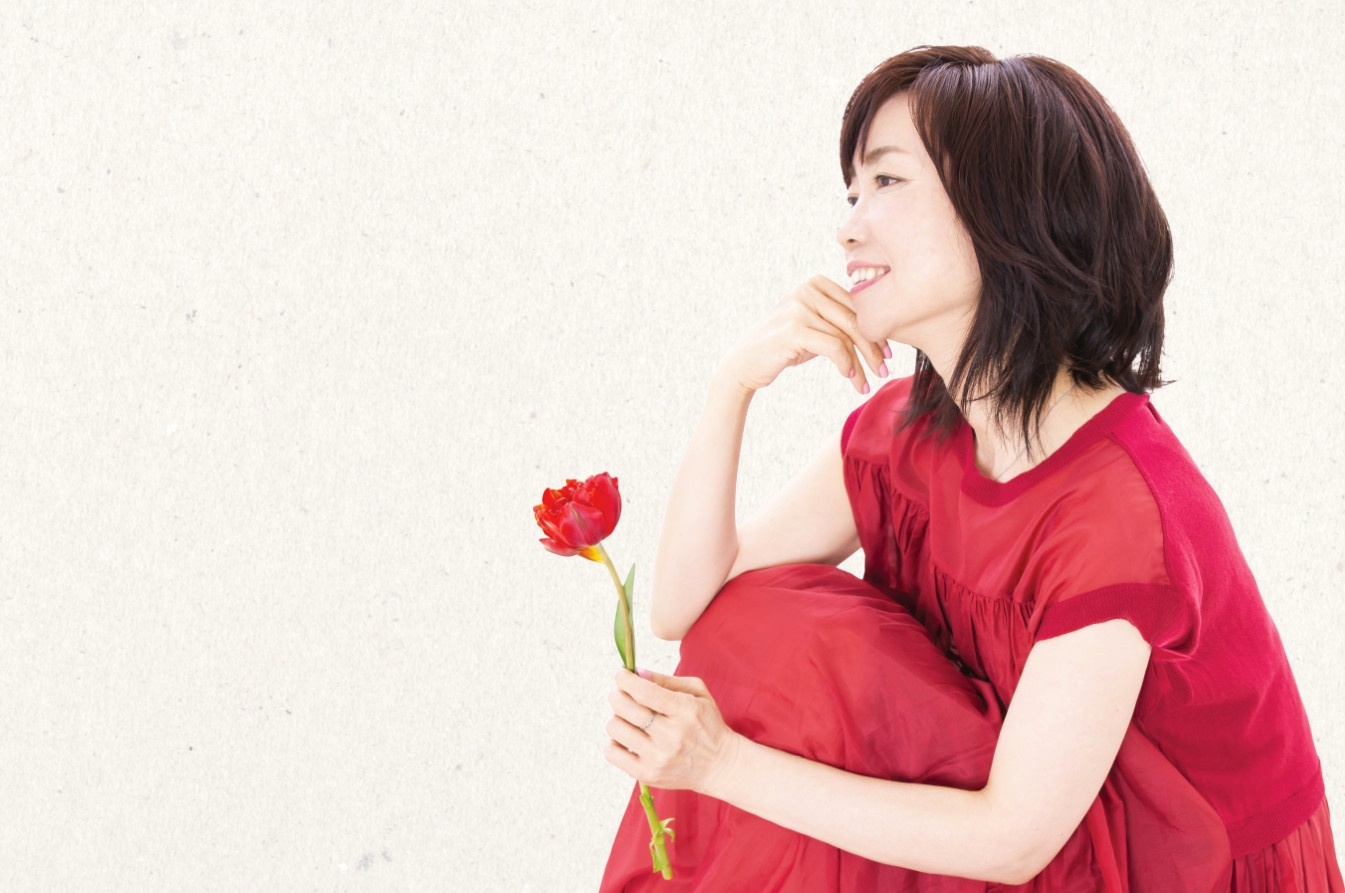 Ca si Emi Fujita lan dau den Viet Nam, tham du chuoi hoat dong doc dao hinh anh